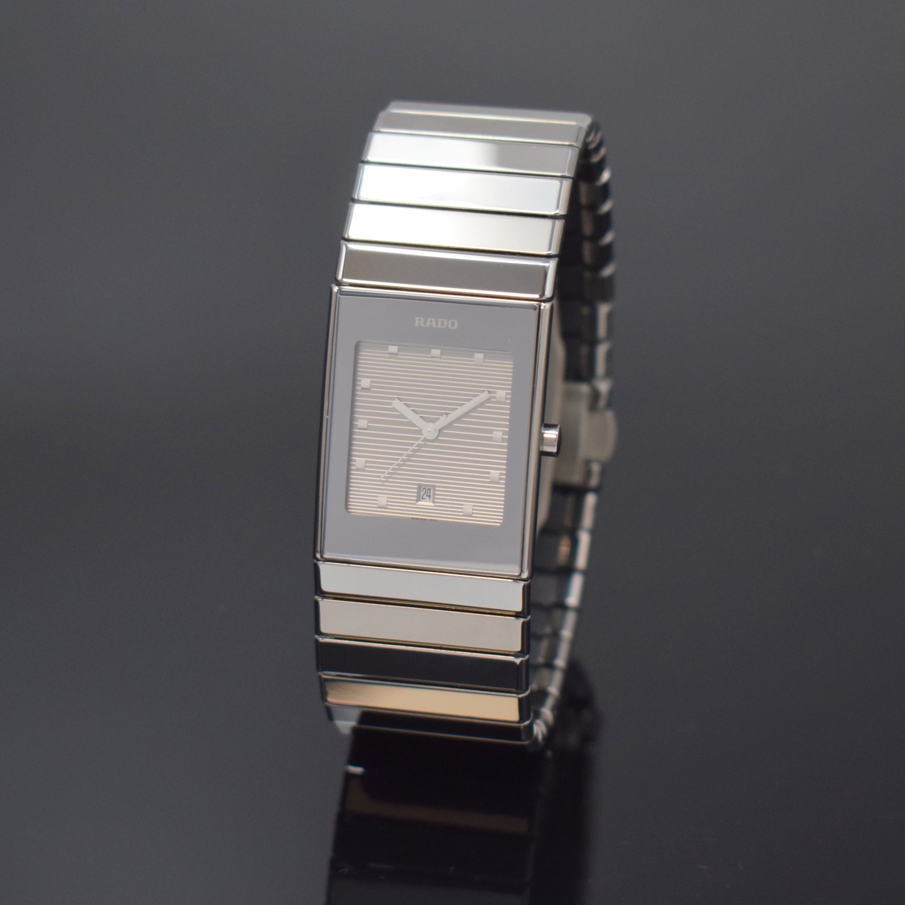 RADO Diastar Armbanduhr Referenz 111.0479.3, Schweiz um 2005, quarz, High-Tech-Keramikgeh. inkl. Gliederband m. dopp. Faltschl. in Titan, Boden ...