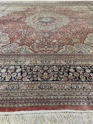26766663d - Hereke silk fine, China, approx. 50 years, pure natural silk, approx. 250 x 245 cm, fadedcolors, condition: 2. Rugs, Carpets & Flatweaves