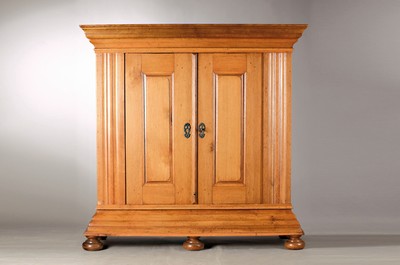 Image 26766674 - Baroque cupboard, around 1780, solid oak, two doors, made on a frame, widely projecting headand base, new shelves, fittings on the door, orig. Lock and key, beautiful patina, approx. 185x183x67 cm, condition 2