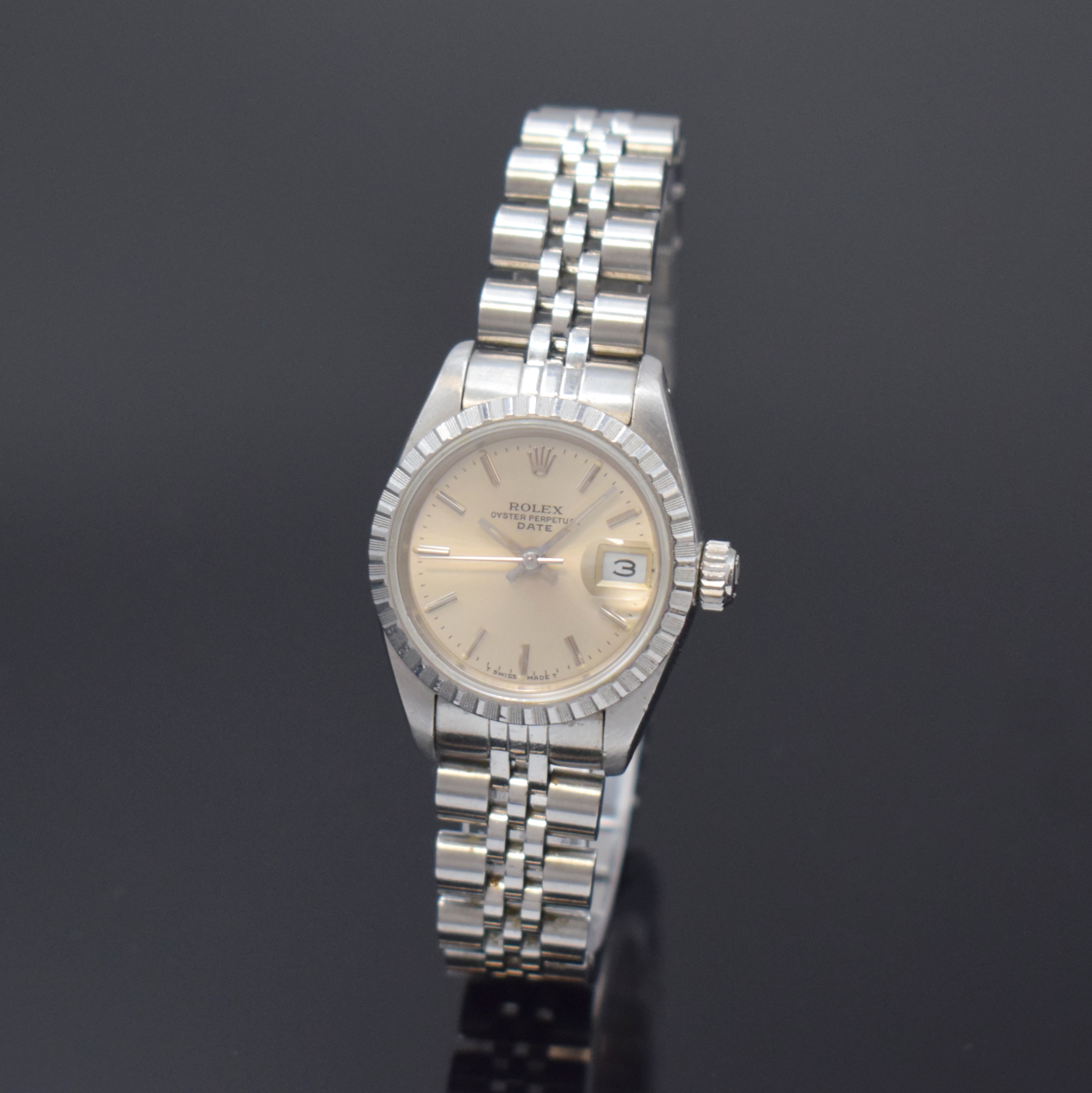 ROLEX Oyster Perpetual Date Damenarmbanduhr in Stahl Referenz 69240, Schweiz um 1989, Automatik, Chronometer der Superlative, verschr. Boden u. ...