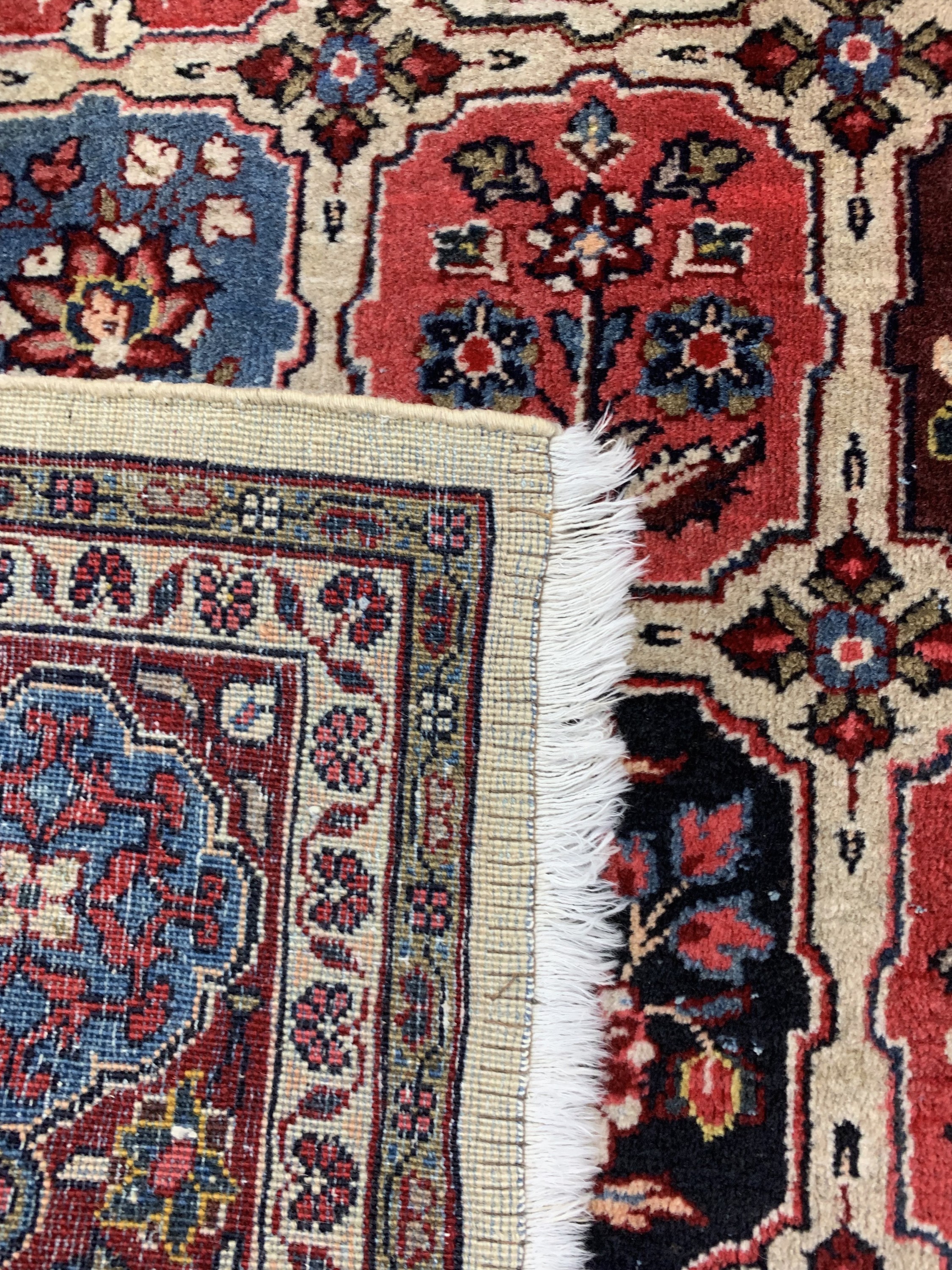 Detail d: Sarogh, Persien, um 1950, Wolle auf Baumwolle, ca. 272 x 193 cm, EHZ: 2