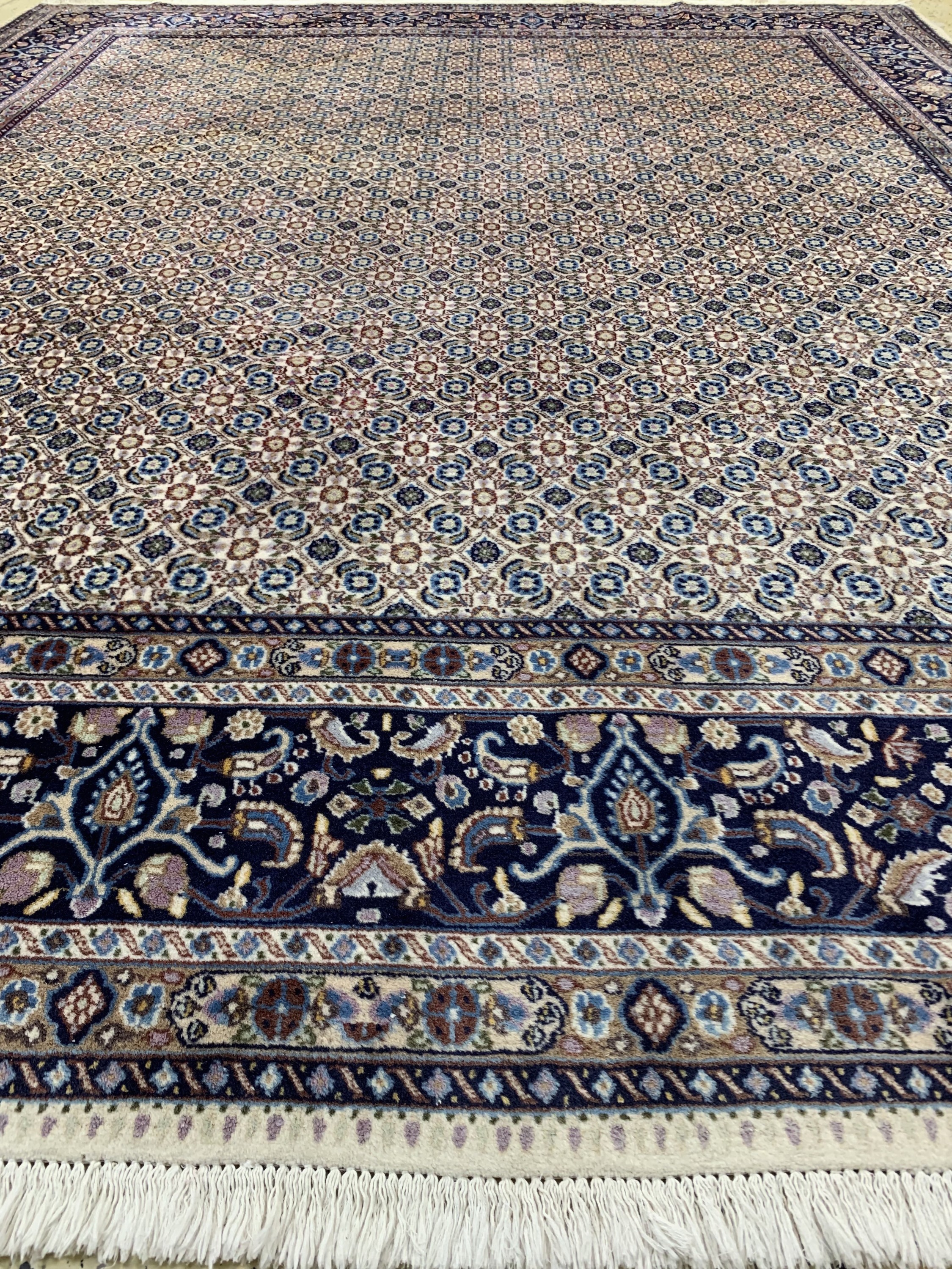 Detail c: Mud Kork fein, Persien, ca. 50 Jahre, Korkwolle auf Baumwolle, ca. 304 x 247 cm, EHZ: 2-3