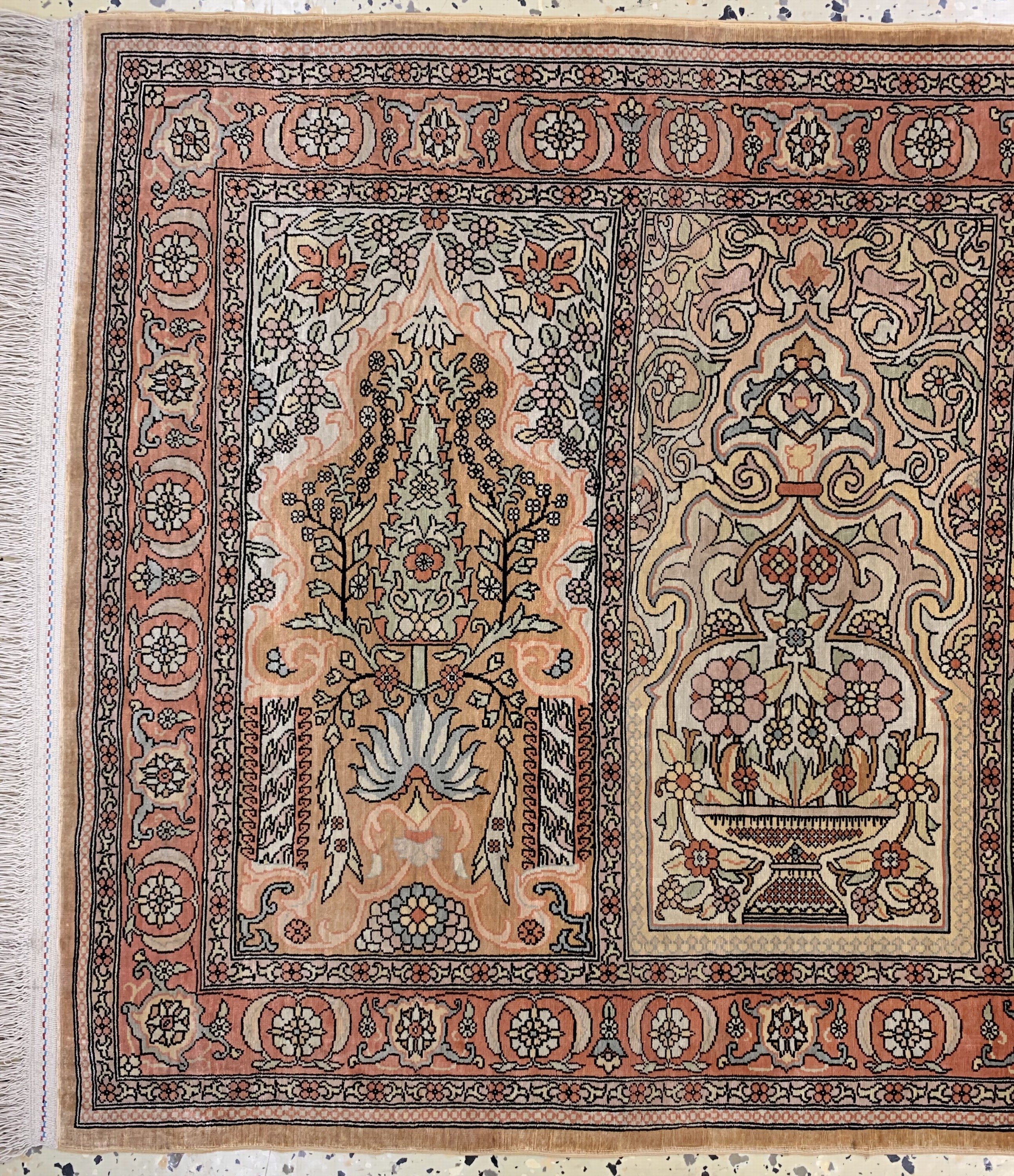 Detail a: Hereke Seide"Saf"fein, Türkei, um 1950, reine Naturseide, ca. 130 x 66 cm, ca. 1,0 Mio. Kn/qm, EHZ: 1-2