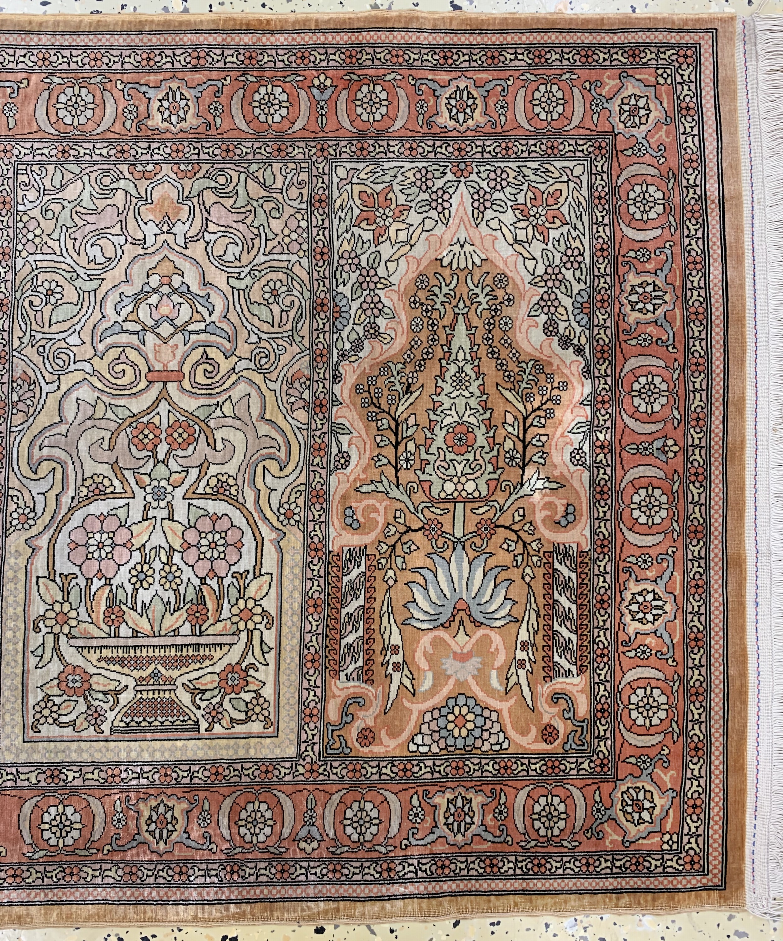 Detail c: Hereke Seide"Saf"fein, Türkei, um 1950, reine Naturseide, ca. 130 x 66 cm, ca. 1,0 Mio. Kn/qm, EHZ: 1-2