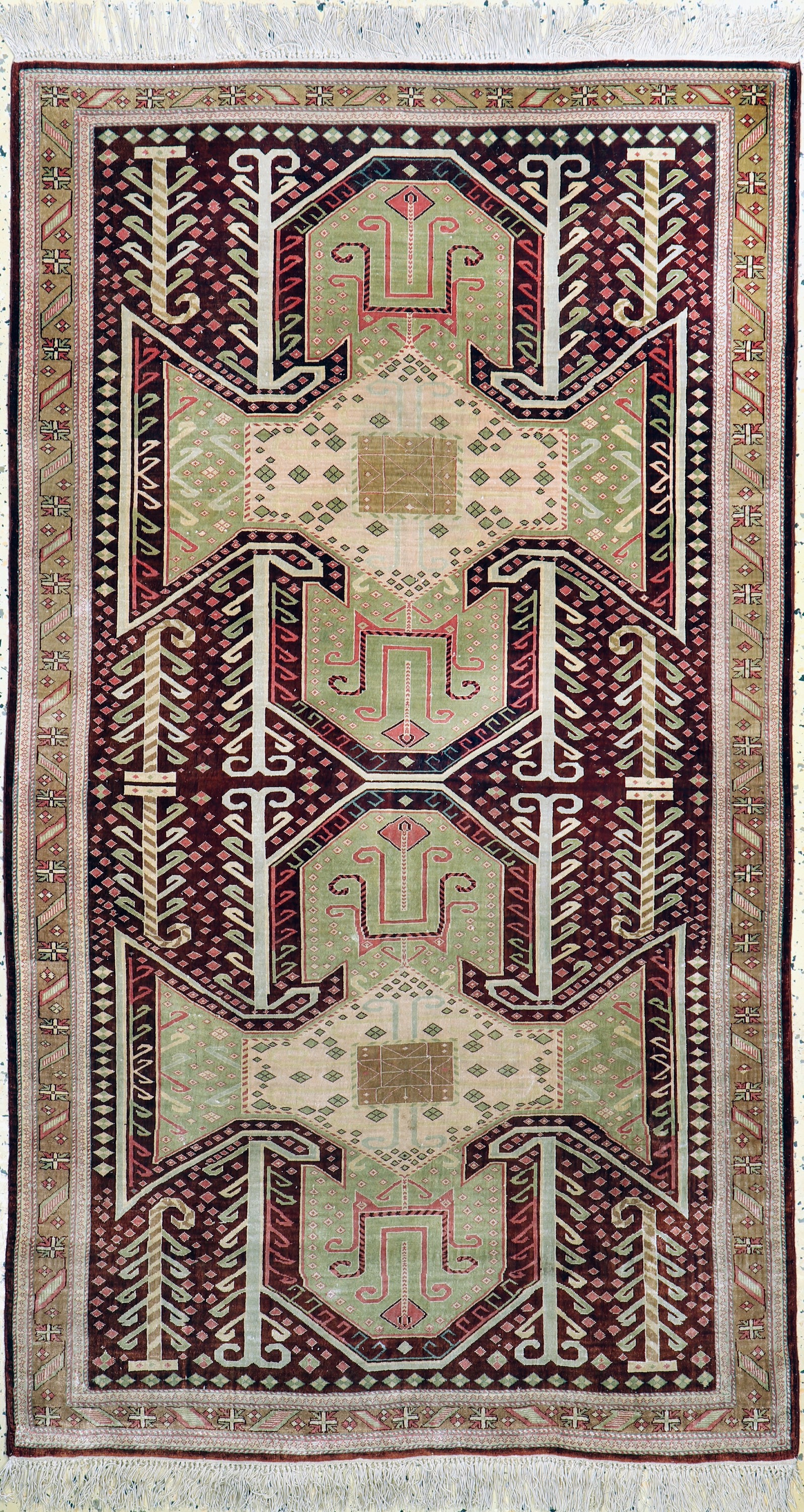 Hereke Seide"Schildmotiv"fein, Türkei, um 1940, reine Naturseide, ca. 156 x 88 cm, EHZ: 1-2