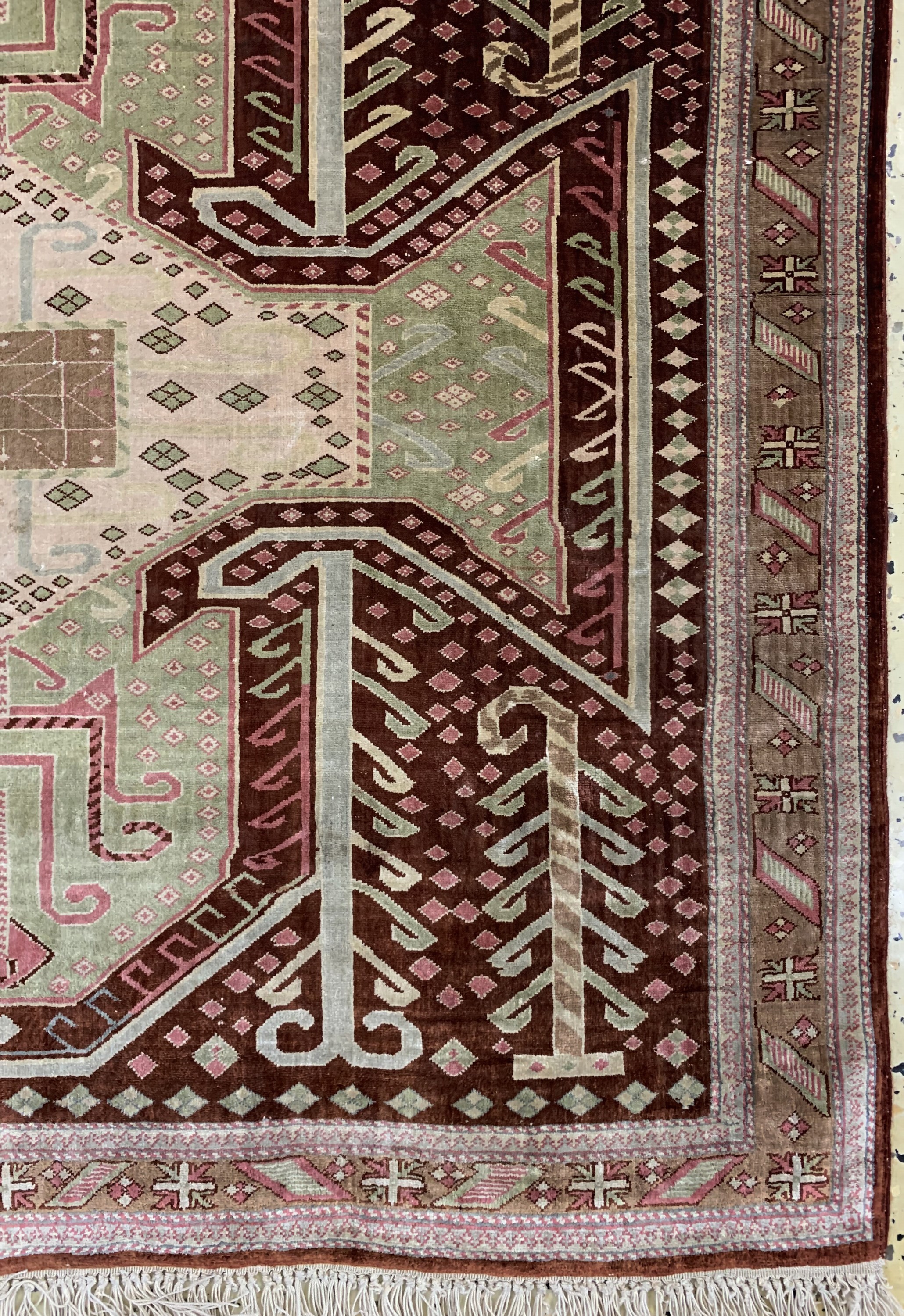 Detail a: Hereke Seide"Schildmotiv"fein, Türkei, um 1940, reine Naturseide, ca. 156 x 88 cm, EHZ: 1-2