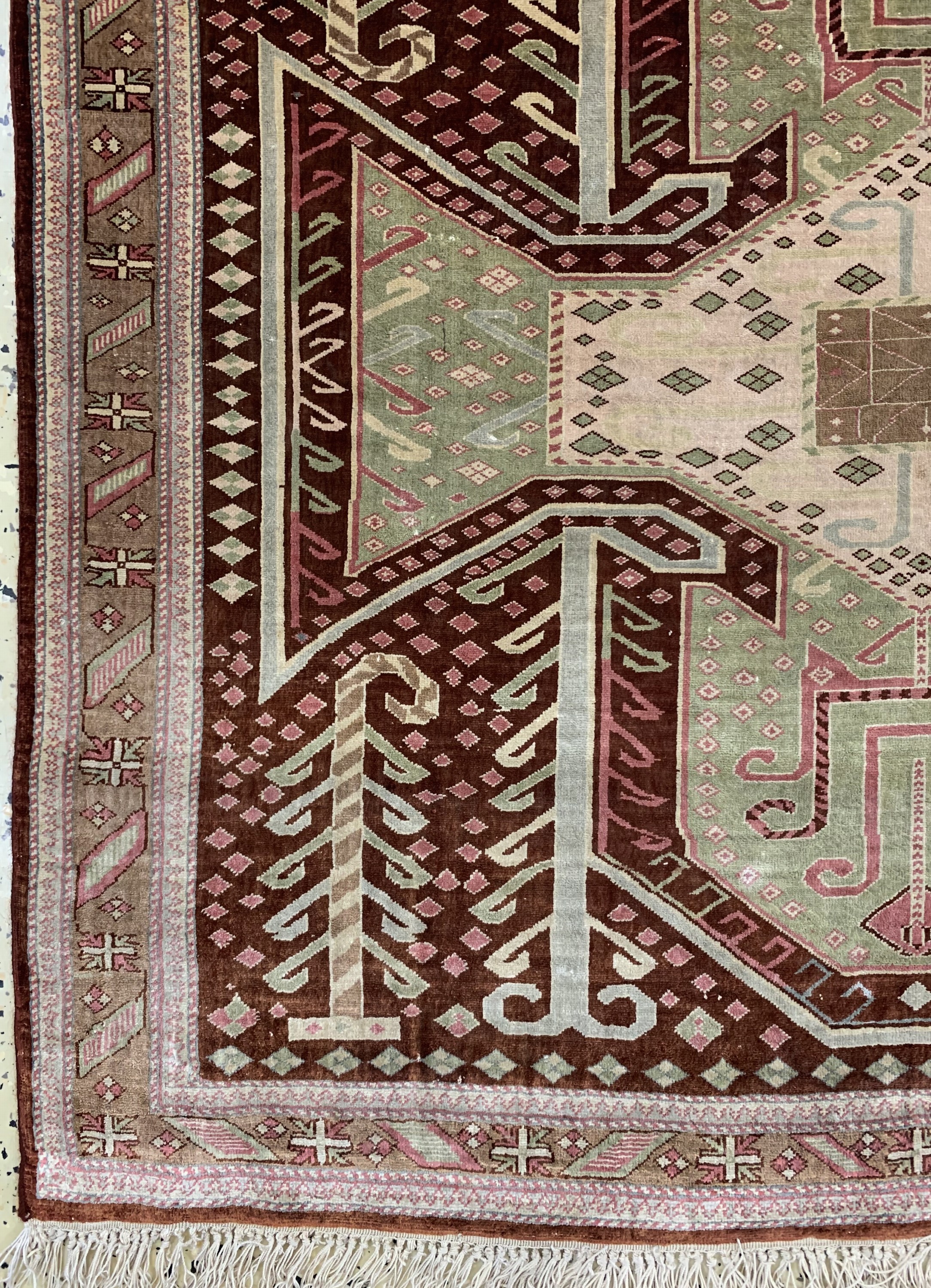 Detail b: Hereke Seide"Schildmotiv"fein, Türkei, um 1940, reine Naturseide, ca. 156 x 88 cm, EHZ: 1-2