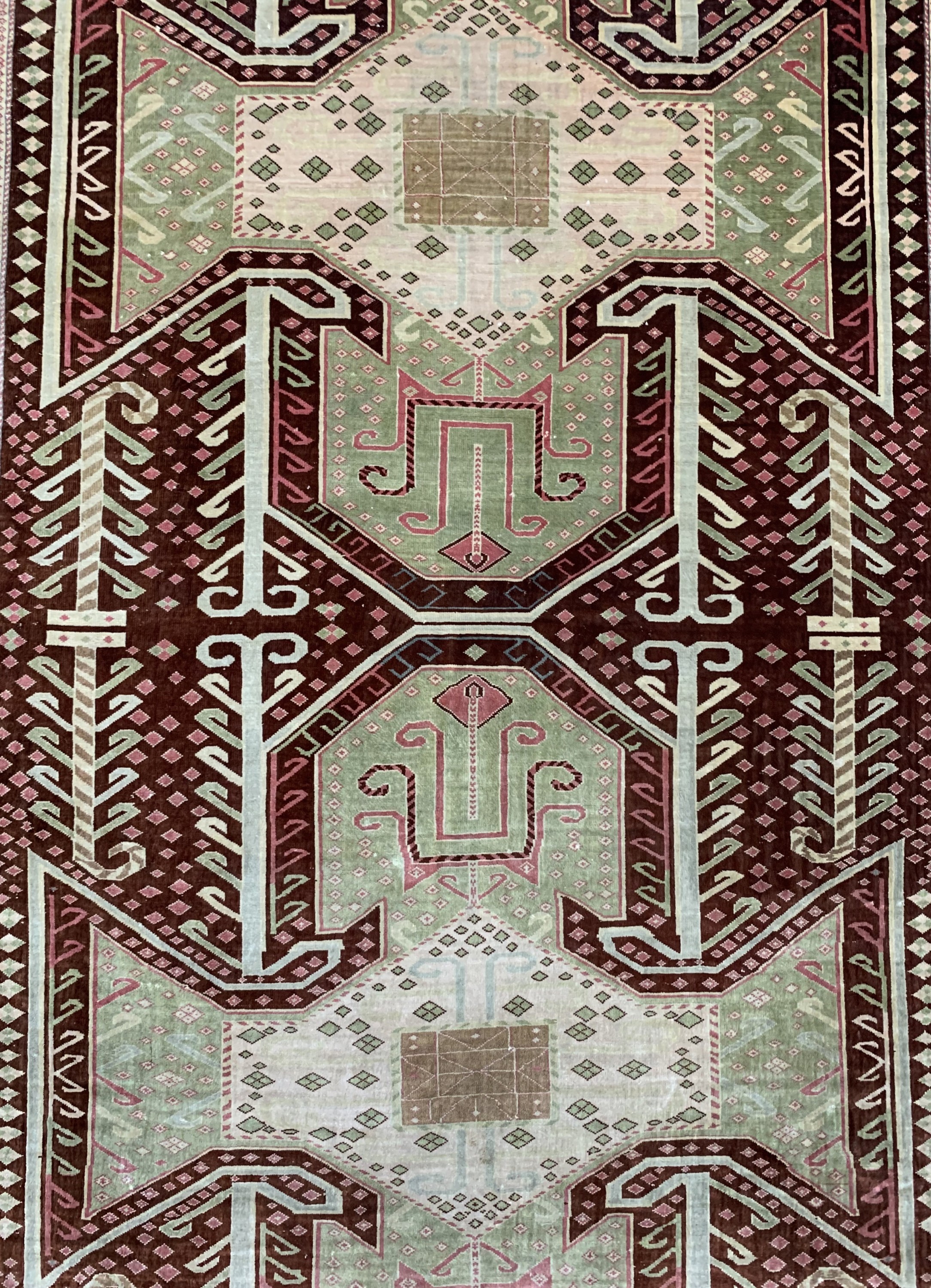 Detail c: Hereke Seide"Schildmotiv"fein, Türkei, um 1940, reine Naturseide, ca. 156 x 88 cm, EHZ: 1-2