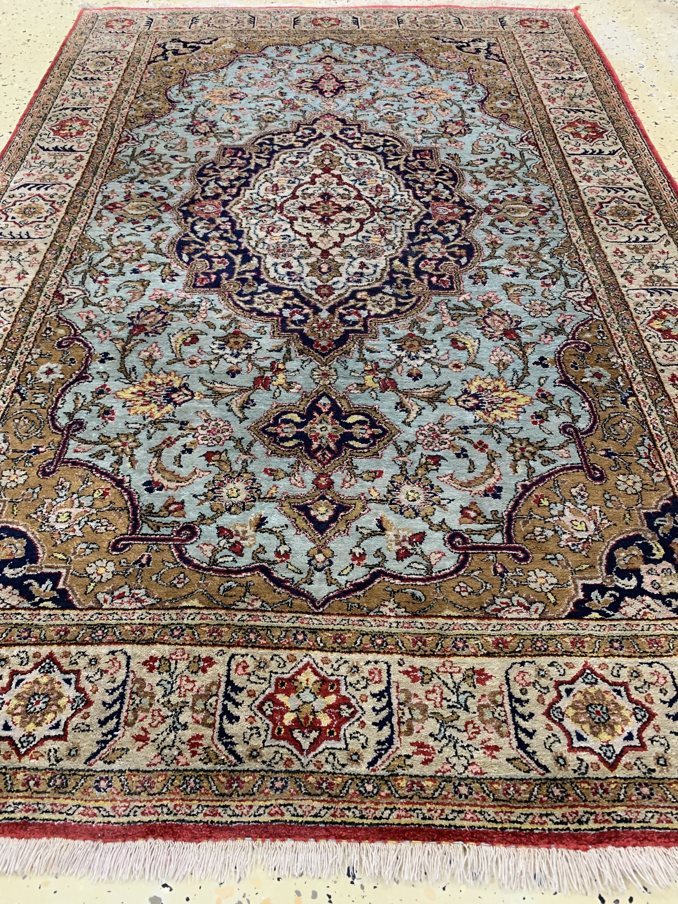 Detail c: Ghom Seide alt, Persien, um 1940, reine Naturseide, ca. 163 x 107 cm, EHZ: 2