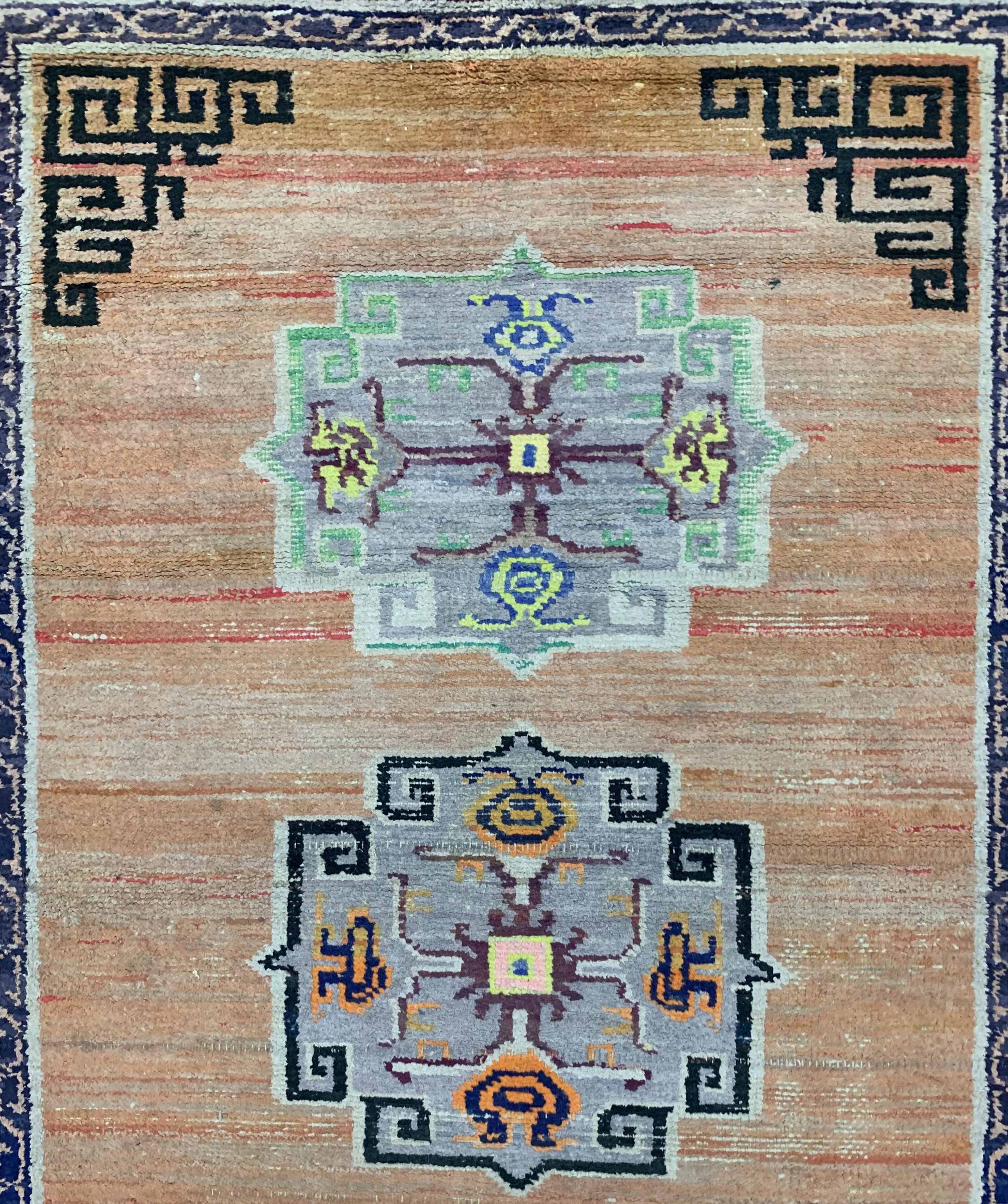 Detail b: Tibet antik, Tibet, um 1900, Wolle auf Baumwolle, ca. 150 x 102 cm, EHZ: 3