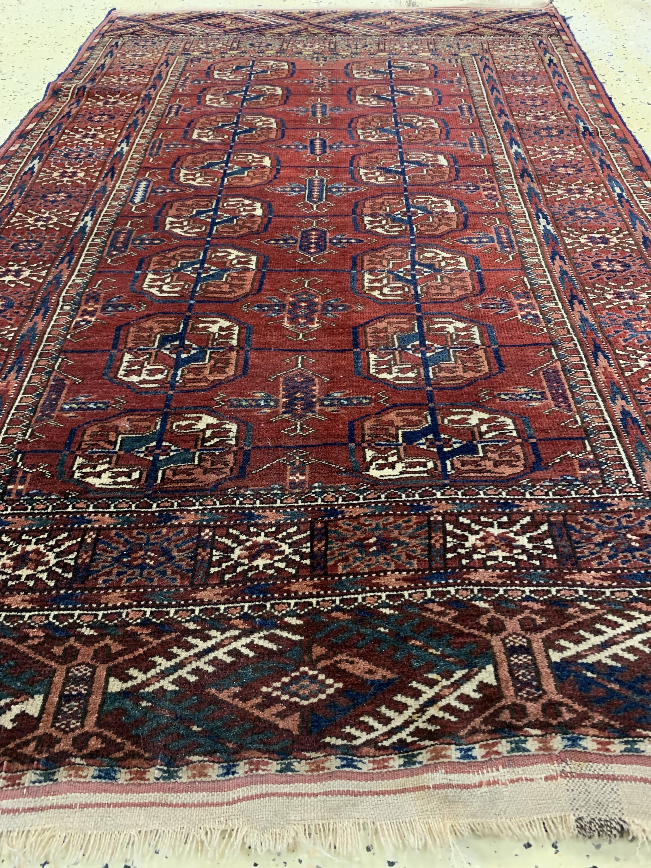 Detail c: Buchara antik, Turkmenistan, um 1900, Wolleauf Wolle, ca. 158 x 104 cm, EHZ: 2-3