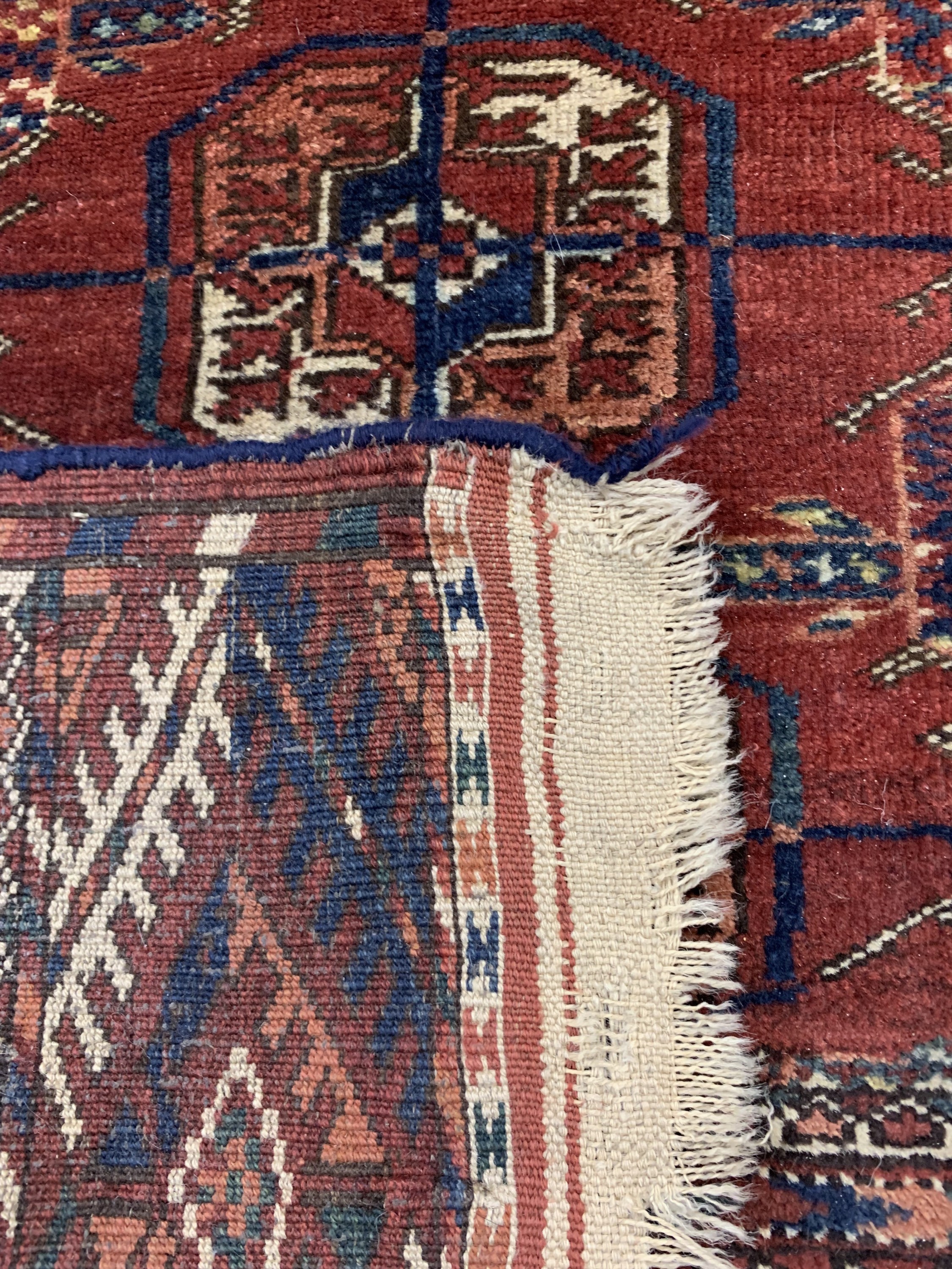 Detail d: Buchara antik, Turkmenistan, um 1900, Wolleauf Wolle, ca. 158 x 104 cm, EHZ: 2-3