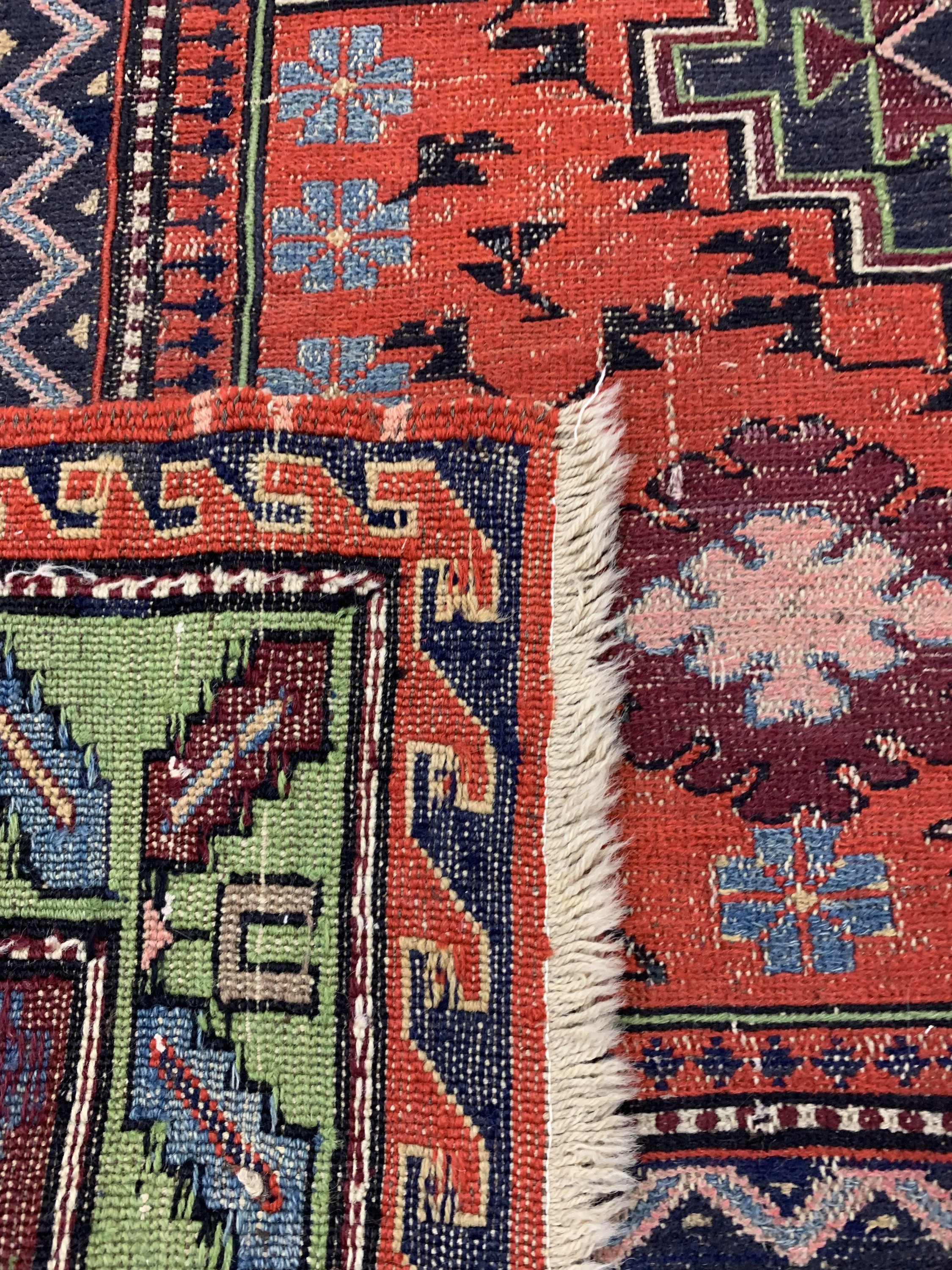 Detail e: Sumakh alt, Türkei, ca. 60 Jahre, Wolle aufWolle, ca. 305 x 180 cm, EHZ: 2-3