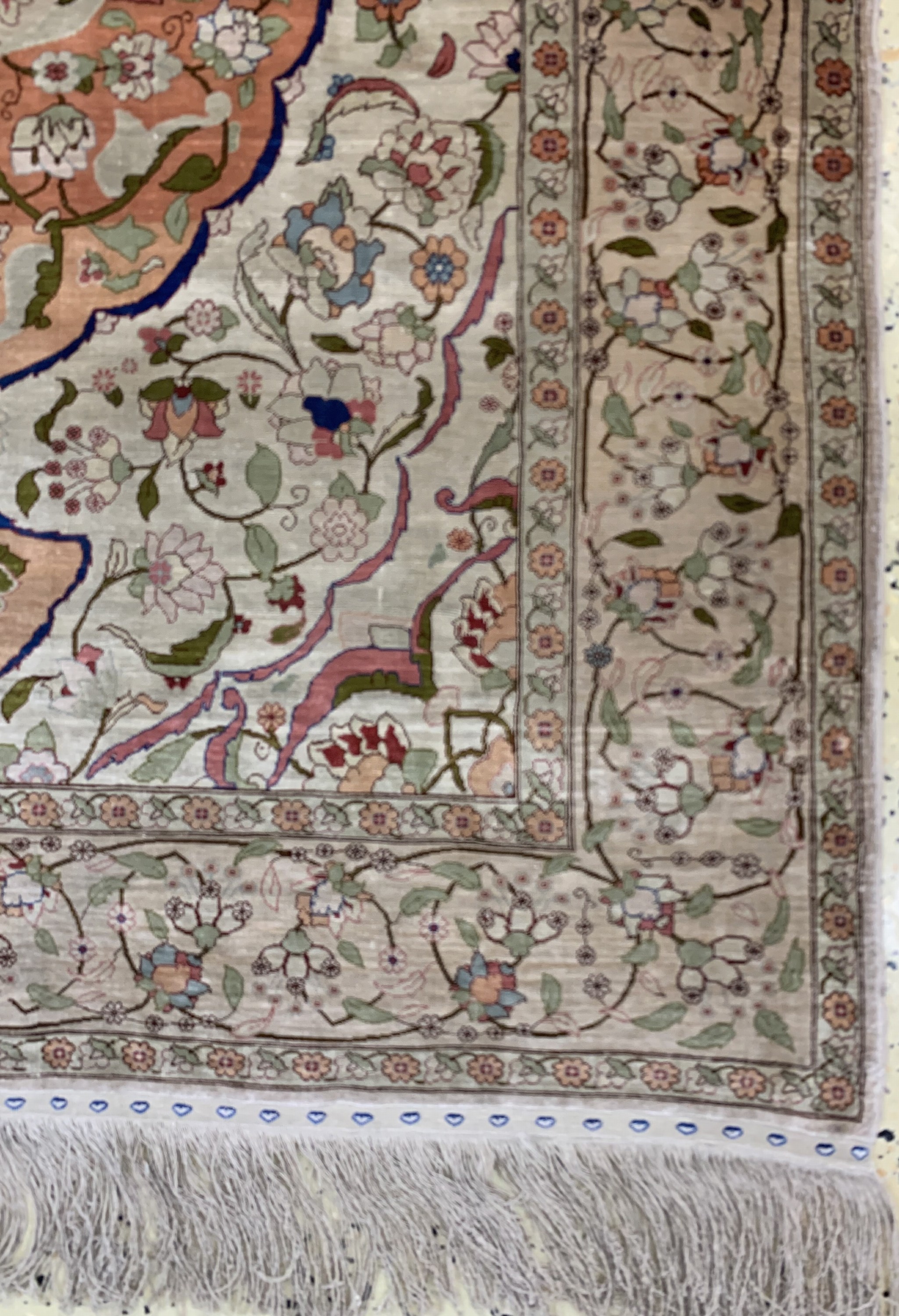 Detail a: Hereke Seide fein signiert, Türkei, um 1940, reine Naturseide, ca. 140 x 100 cm, ca. 1,0 Mio. Kn/qm, EHZ: 2
