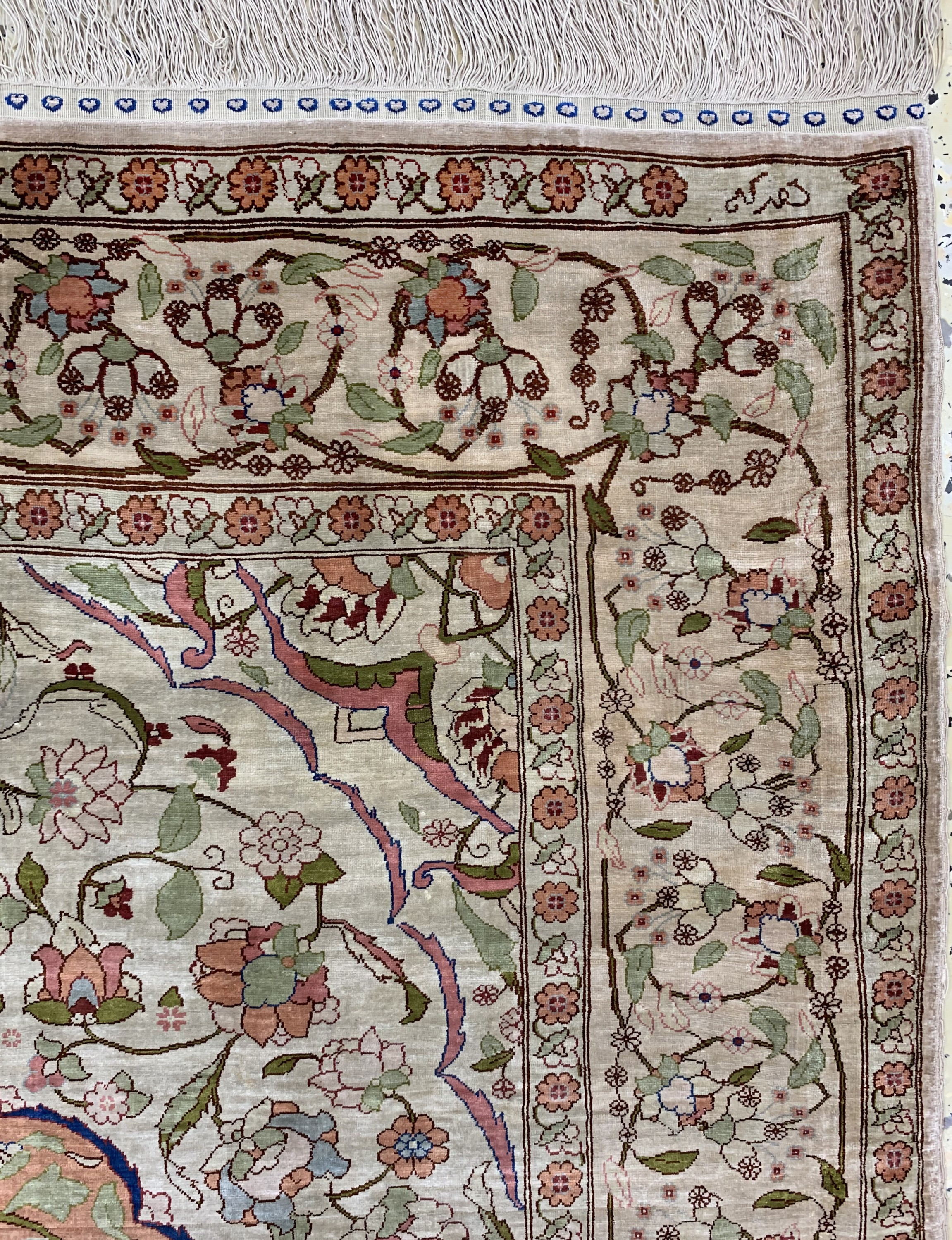 Detail e: Hereke Seide fein signiert, Türkei, um 1940, reine Naturseide, ca. 140 x 100 cm, ca. 1,0 Mio. Kn/qm, EHZ: 2