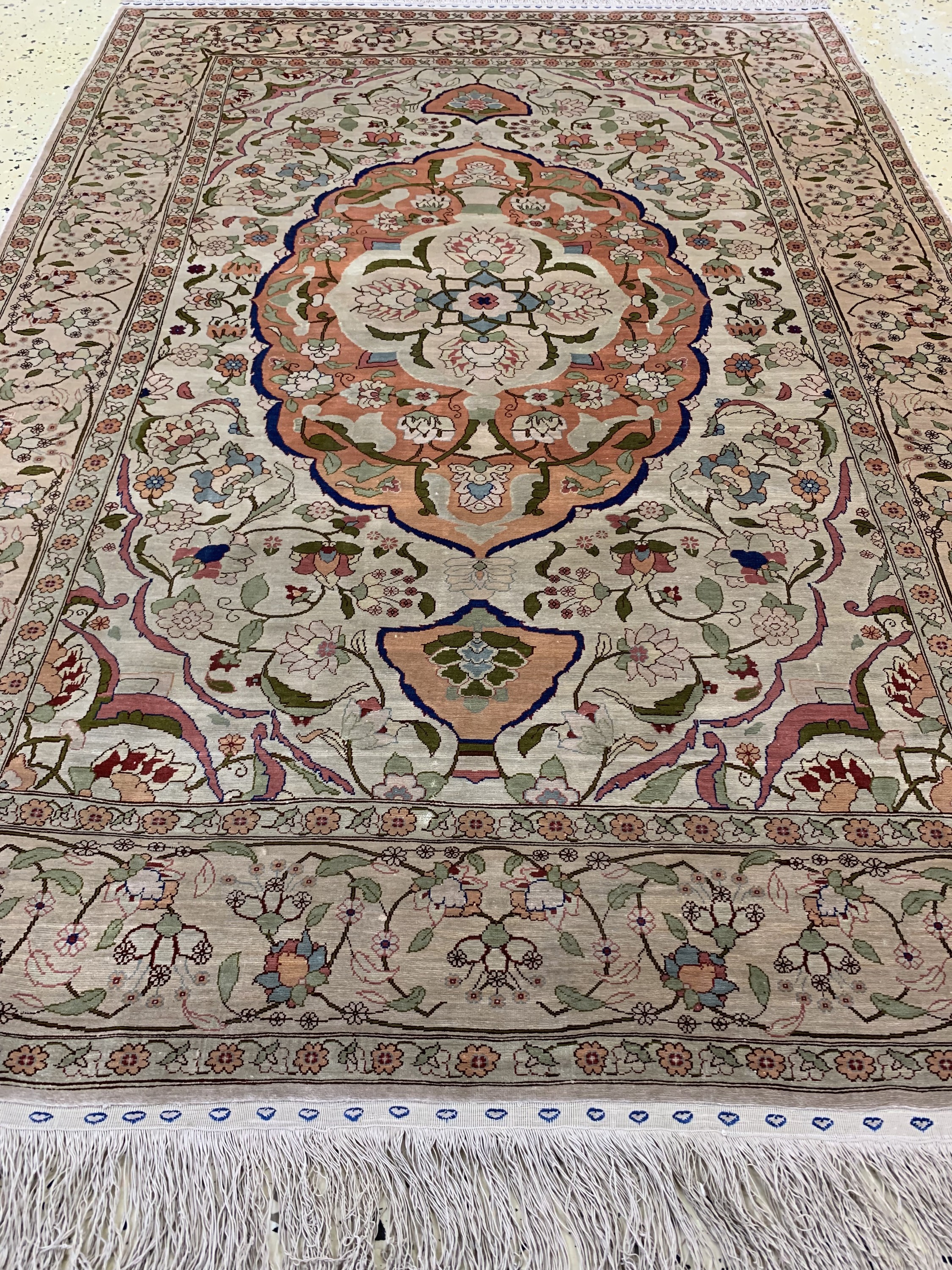 Detail f: Hereke Seide fein signiert, Türkei, um 1940, reine Naturseide, ca. 140 x 100 cm, ca. 1,0 Mio. Kn/qm, EHZ: 2