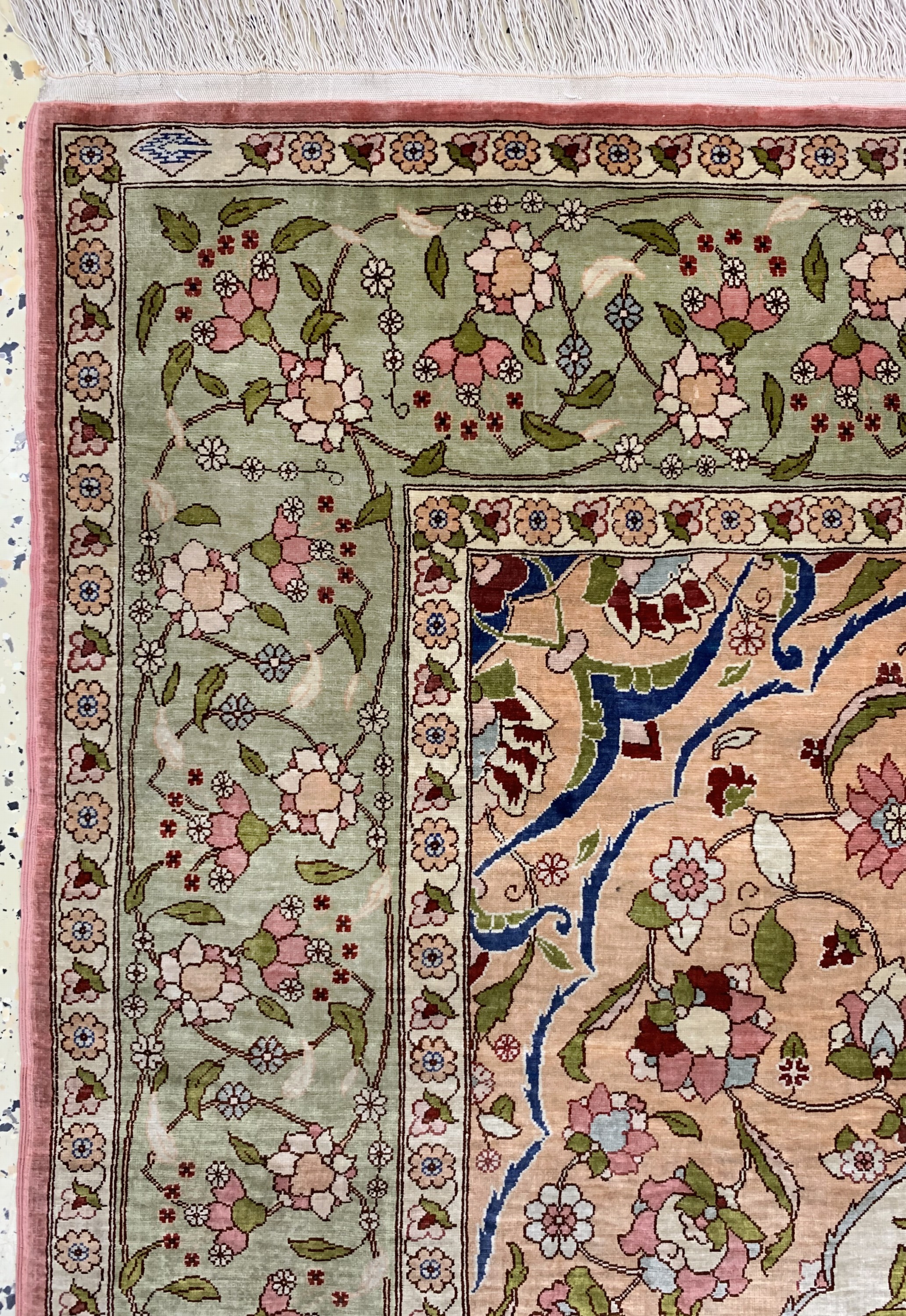 Detail d: Hereke Seide fein, Türkei, um 1940, reine Naturseide, ca. 145 x 100 cm, ca. 1,0 Mio. Kn/qm, EHZ: 1-2