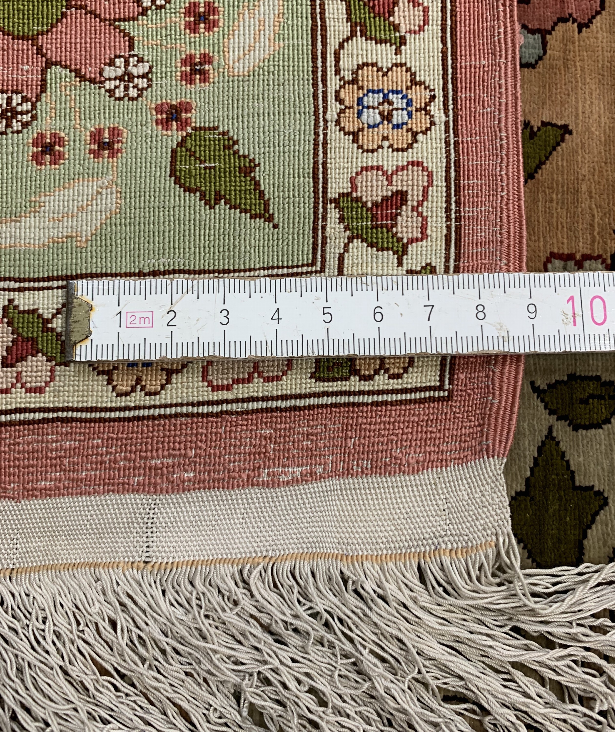Detail g: Hereke Seide fein, Türkei, um 1940, reine Naturseide, ca. 145 x 100 cm, ca. 1,0 Mio. Kn/qm, EHZ: 1-2