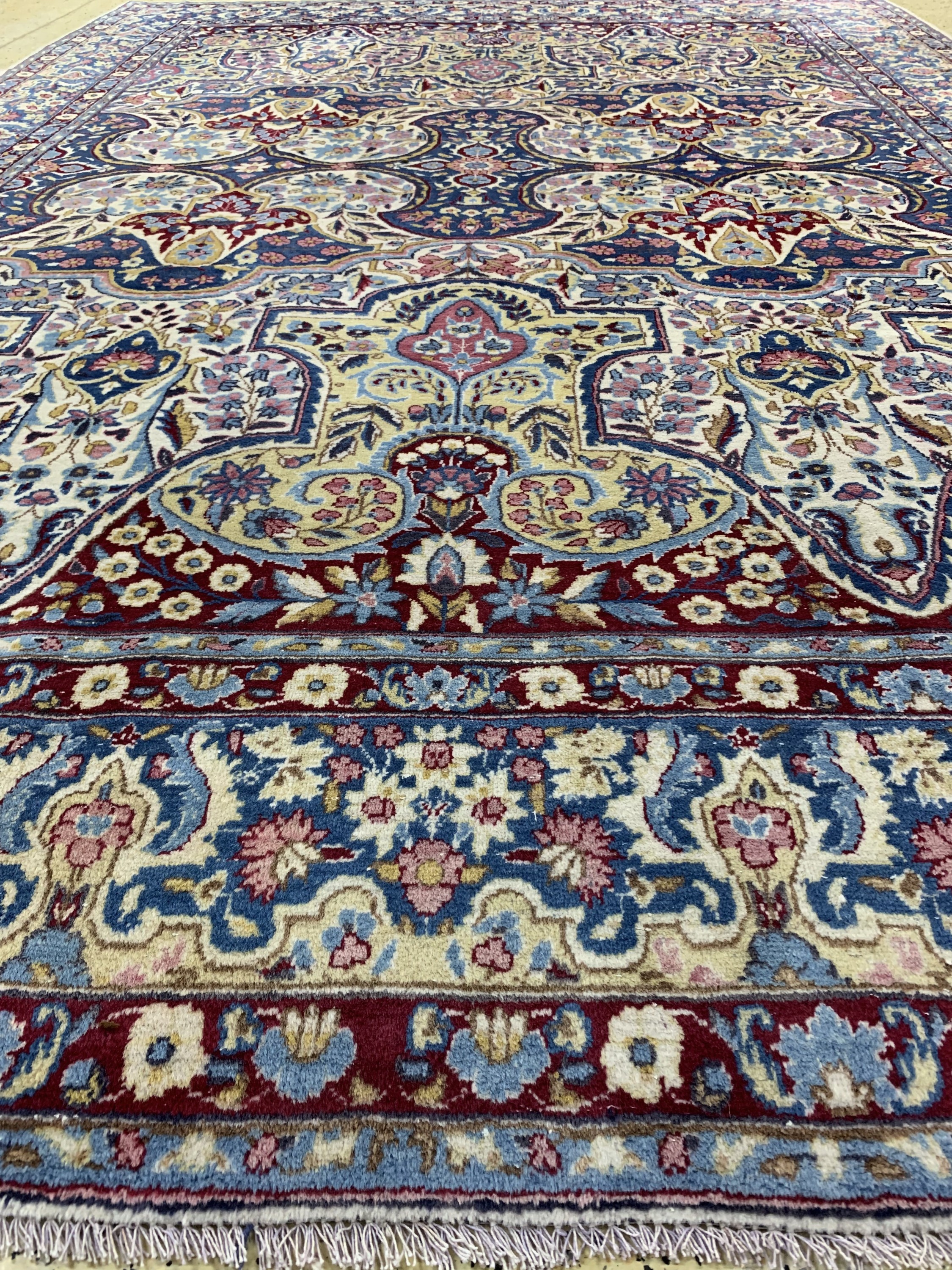 Detail d: Yazd, Persien, Anfang 20.Jhd, Wolle auf Baumwolle, ca. 365 x 252 cm, EHZ: 2