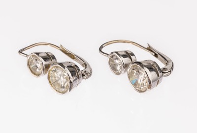 Image 26767977 - Pair of Platinum brilliant-earrings