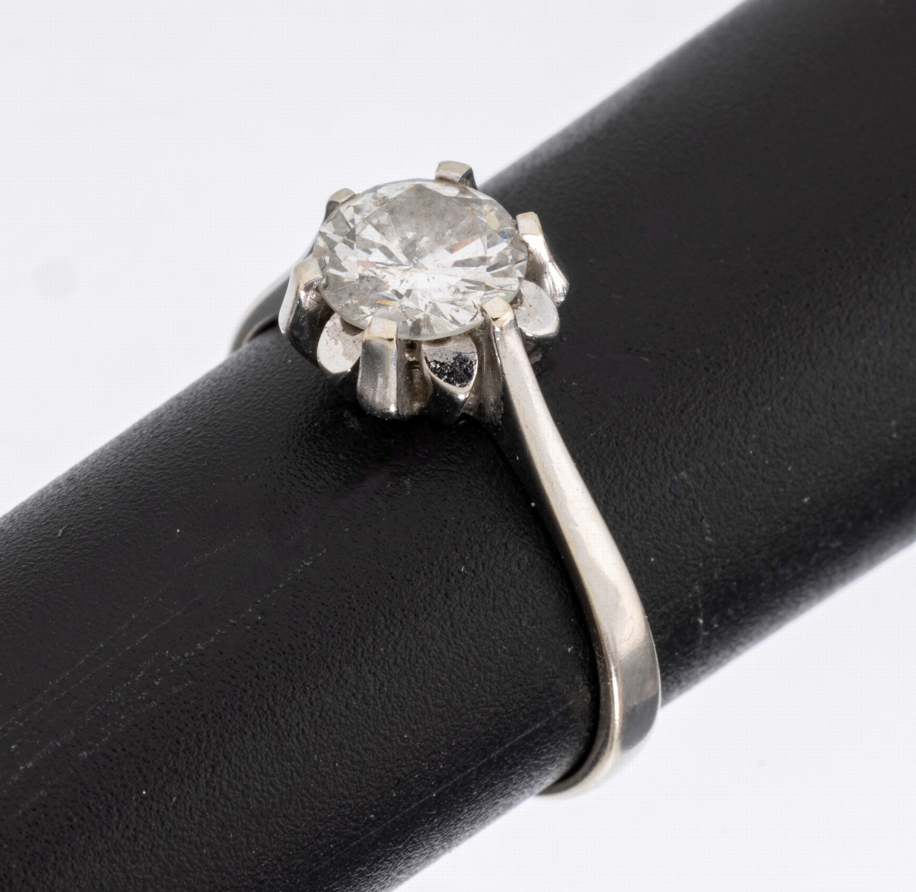 18 kt Gold Brillant-Ring, WG 750/000, einzelner Brillant ca. 1.0 ct Weiß/p2, RW 53, ca. 3 g