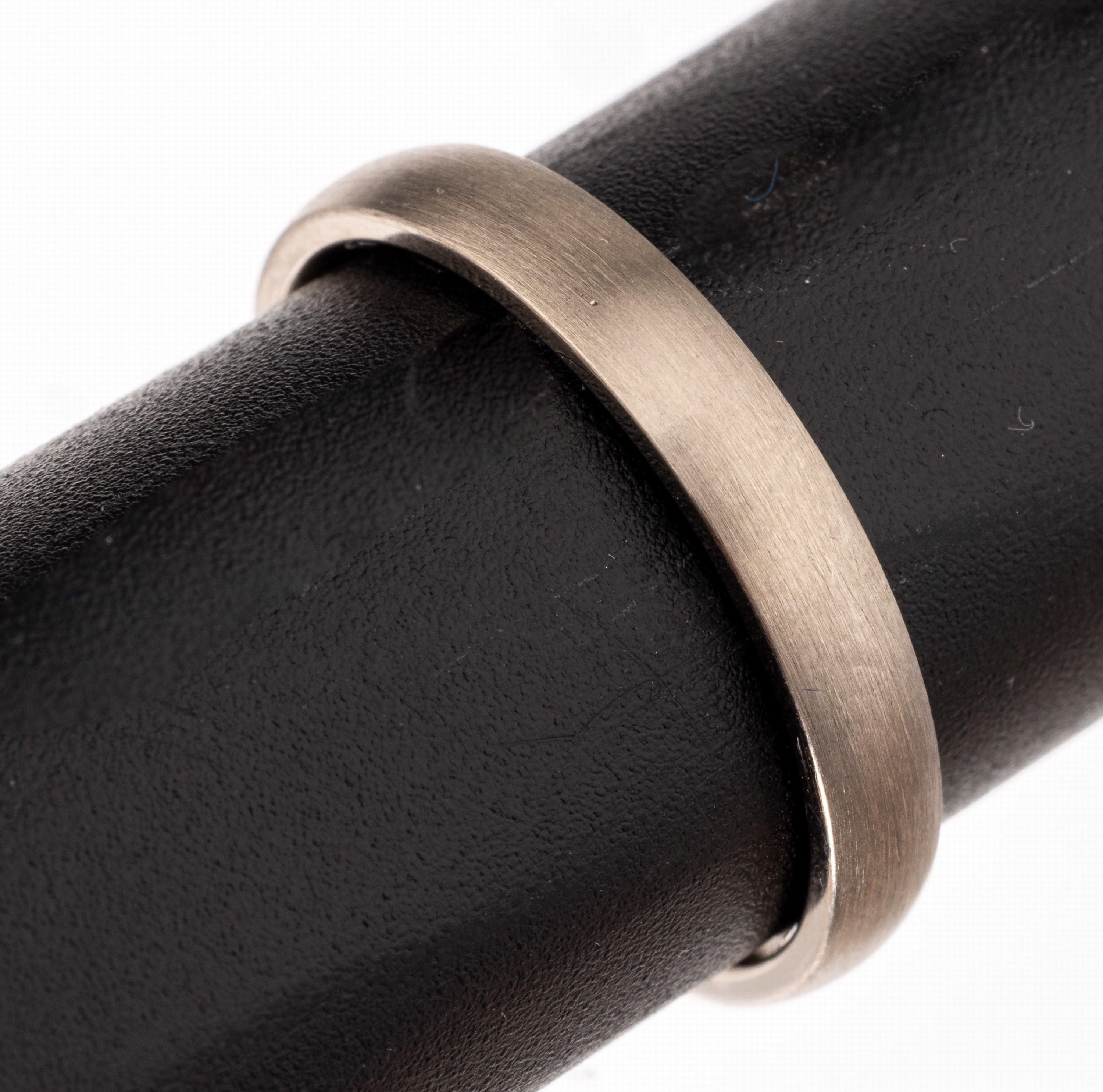 18 kt Gold Ring, WG 750/000, sat., RW 61, ca. 5.2 g