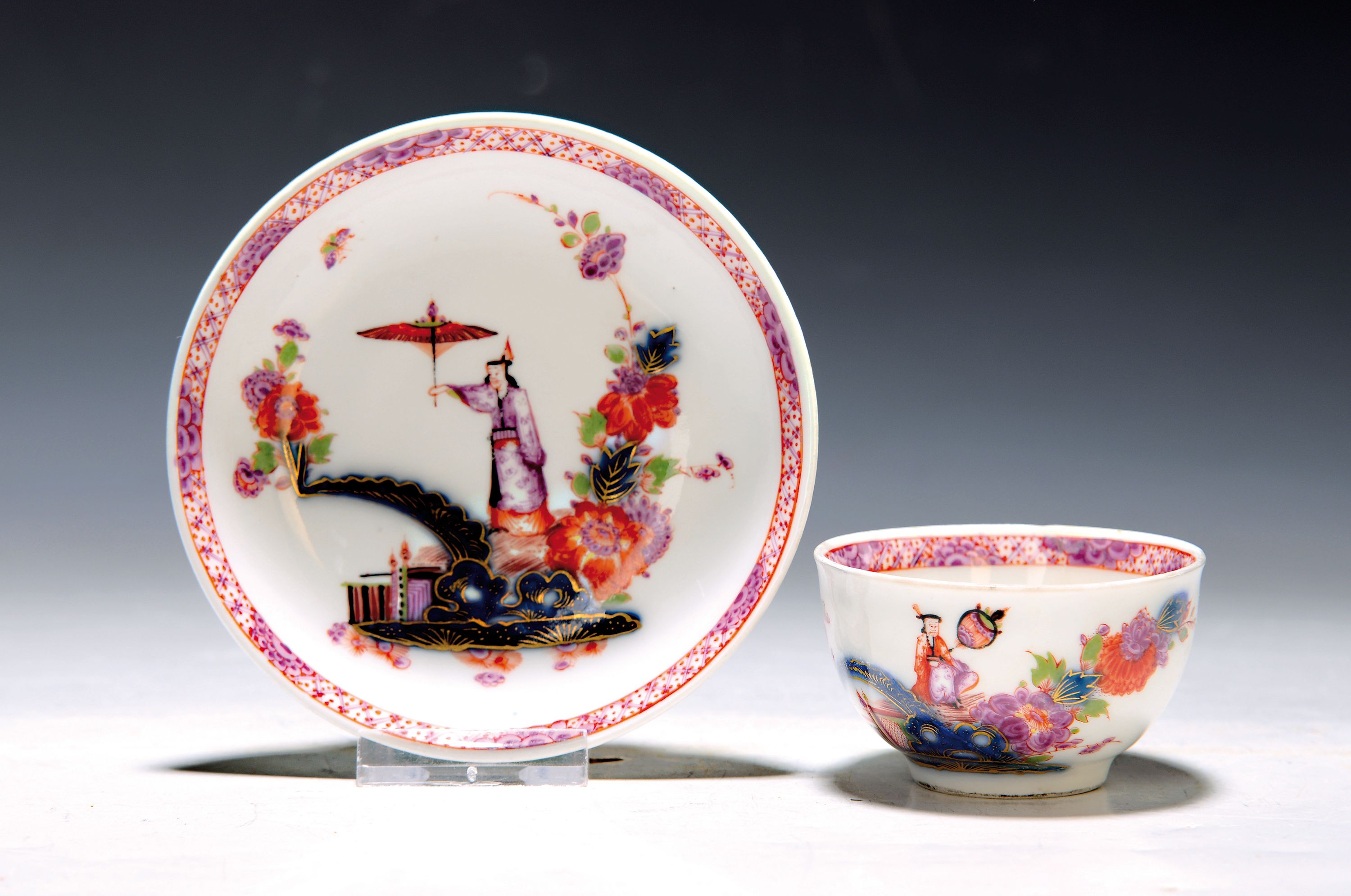 Koppchen mit UT, Chinoise Malerei, Meissen, Malerei wohl Johann Ehrenfried Stadler, um 1730, Porzellan, feine Malerei mit Fächerchinesen und ...