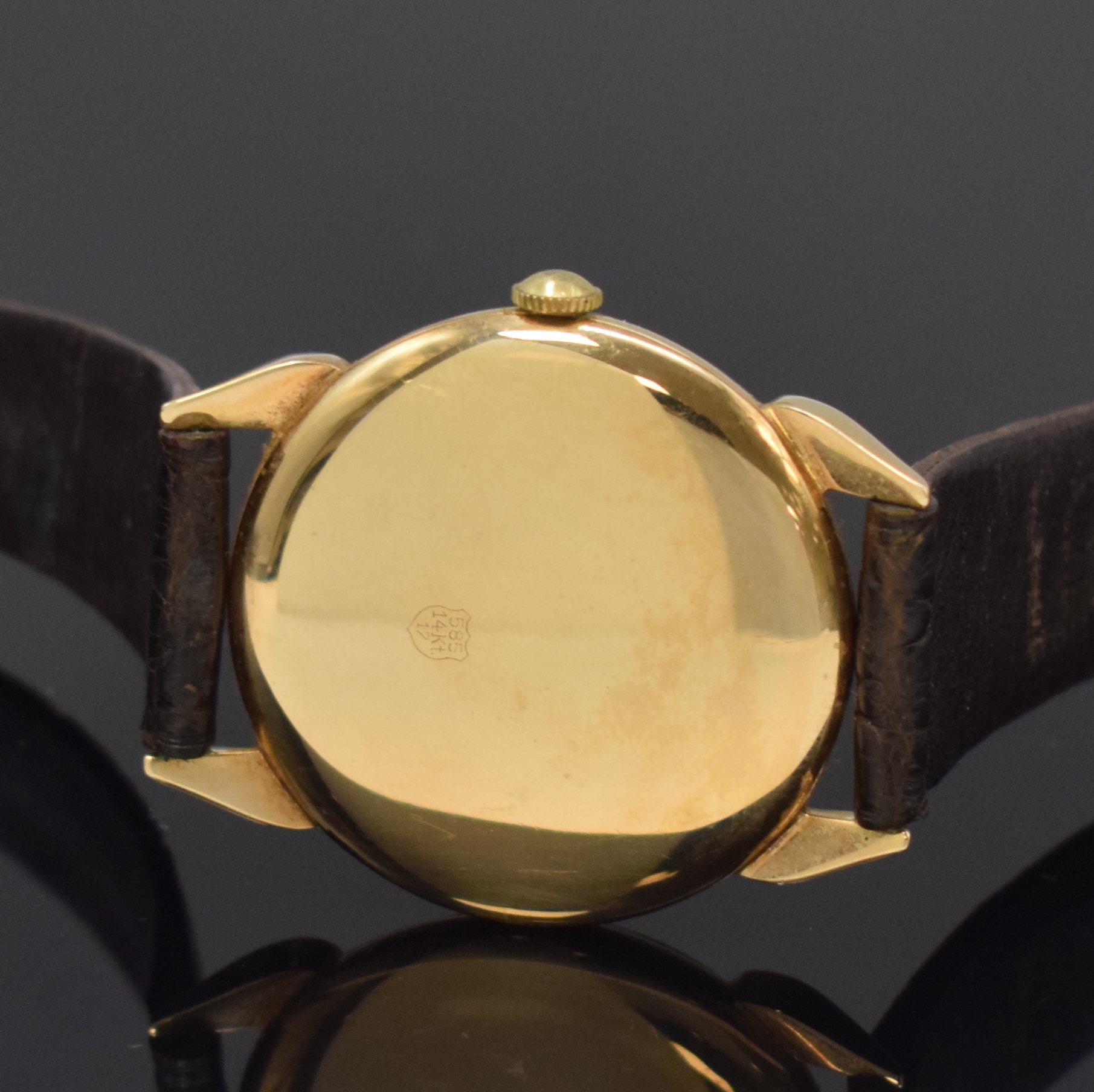Detail c: PORTA Herrenarmbanduhr in GG 585/000, Schweiz um 1965, Handaufzug, Boden aufgedr., silb. Duoton-Zifferbl. m. arab. Zahlen, gold. Zeiger, kl. Sek. b. ...