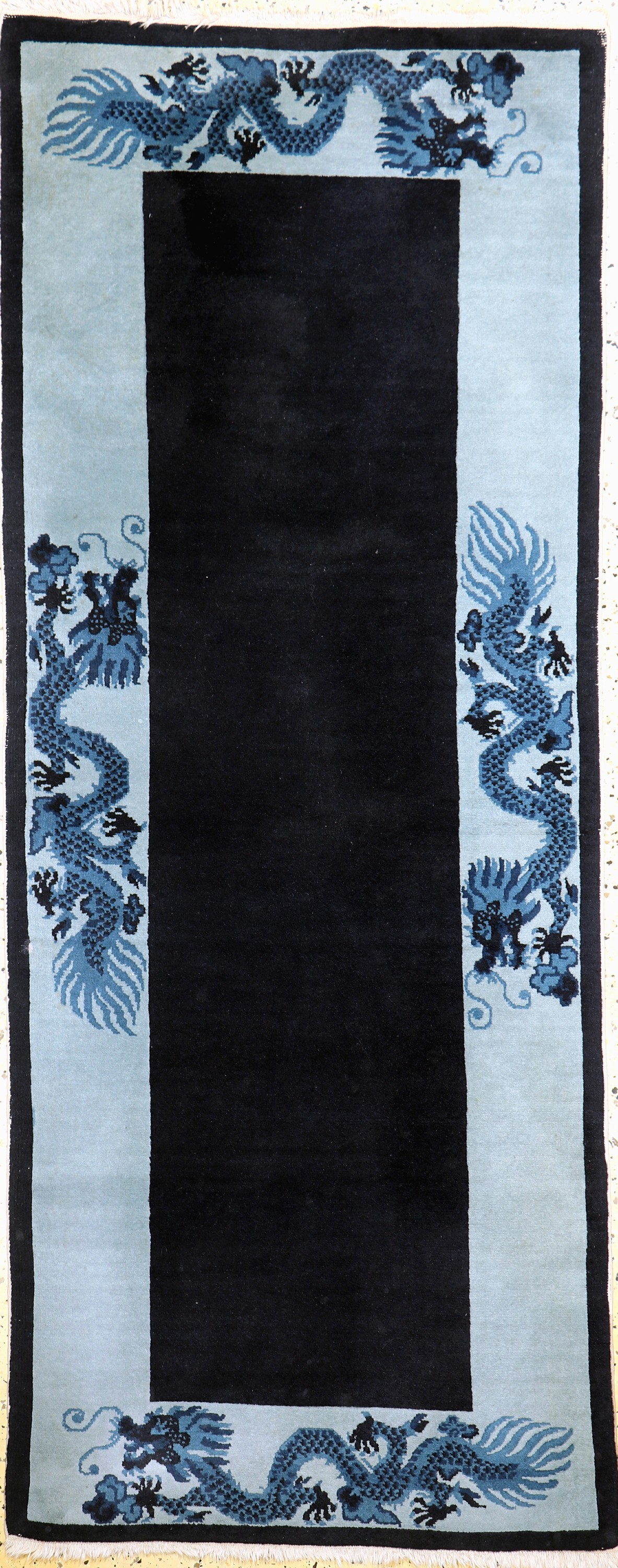 "Drachenteppich", China, Ende 20.Jhd, Wolleauf Baumwolle, ca. 202 x 82 cm, EHZ: 2