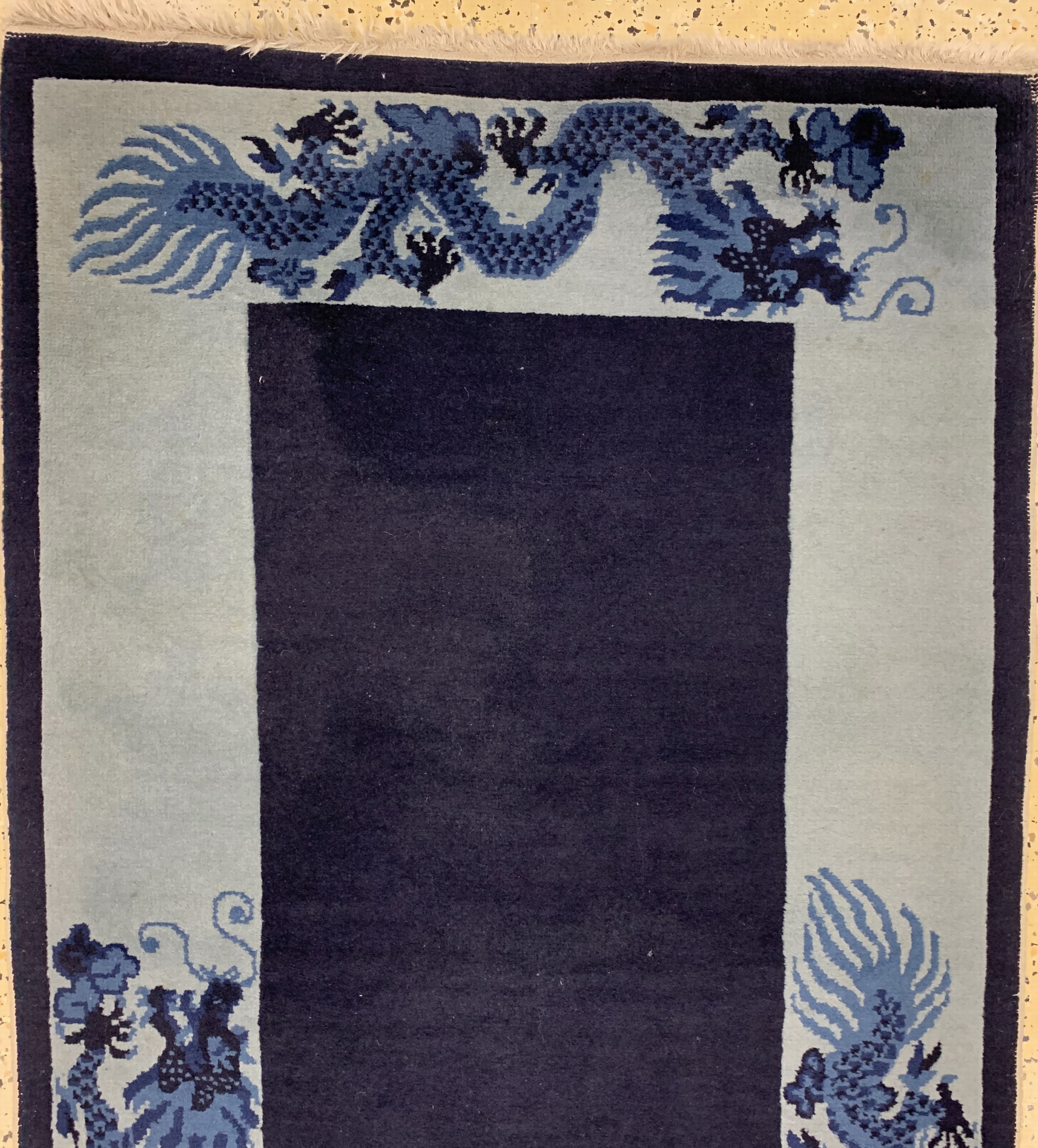 Detail b: "Drachenteppich", China, Ende 20.Jhd, Wolleauf Baumwolle, ca. 202 x 82 cm, EHZ: 2