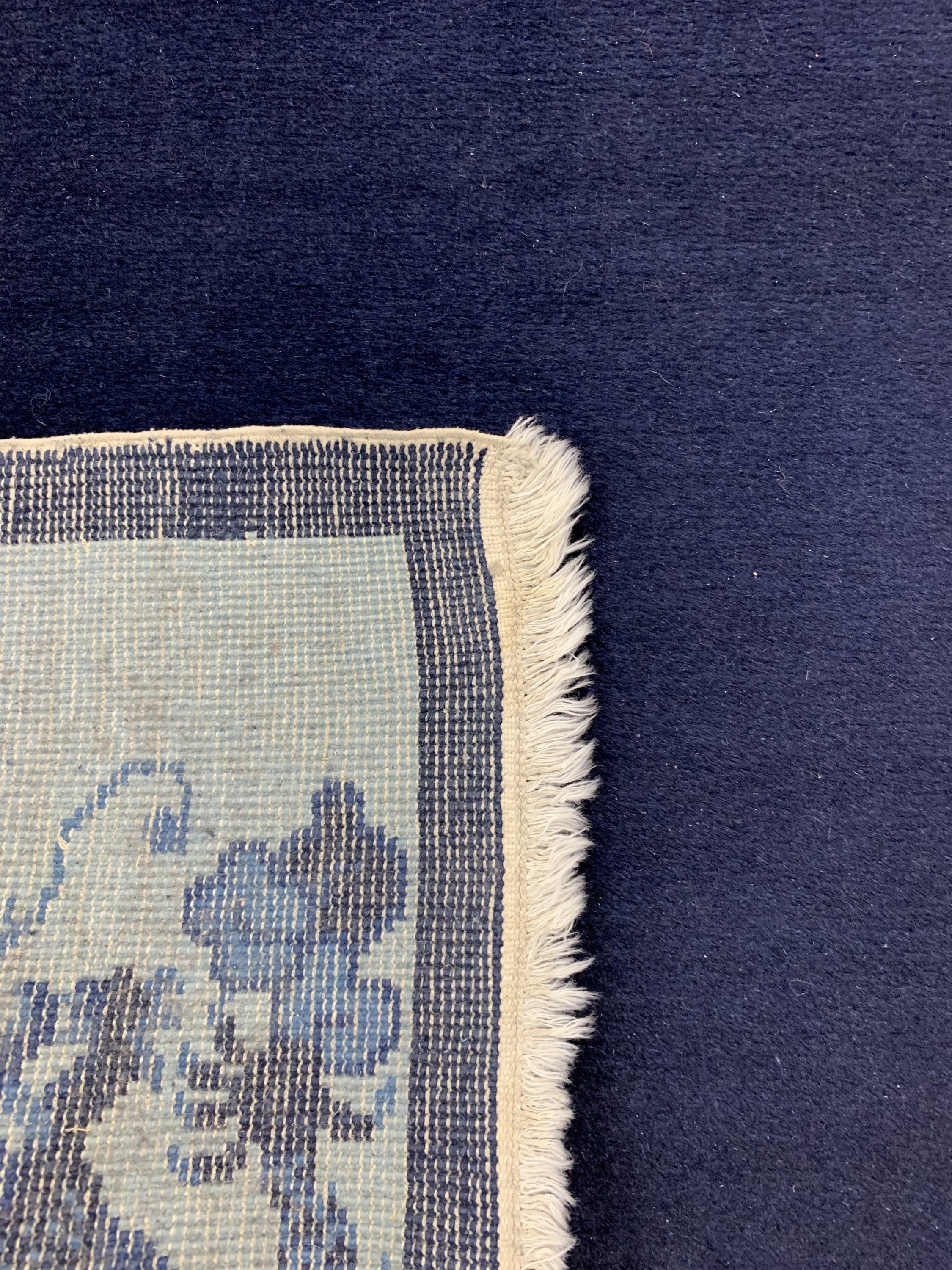 Detail d: "Drachenteppich", China, Ende 20.Jhd, Wolleauf Baumwolle, ca. 202 x 82 cm, EHZ: 2