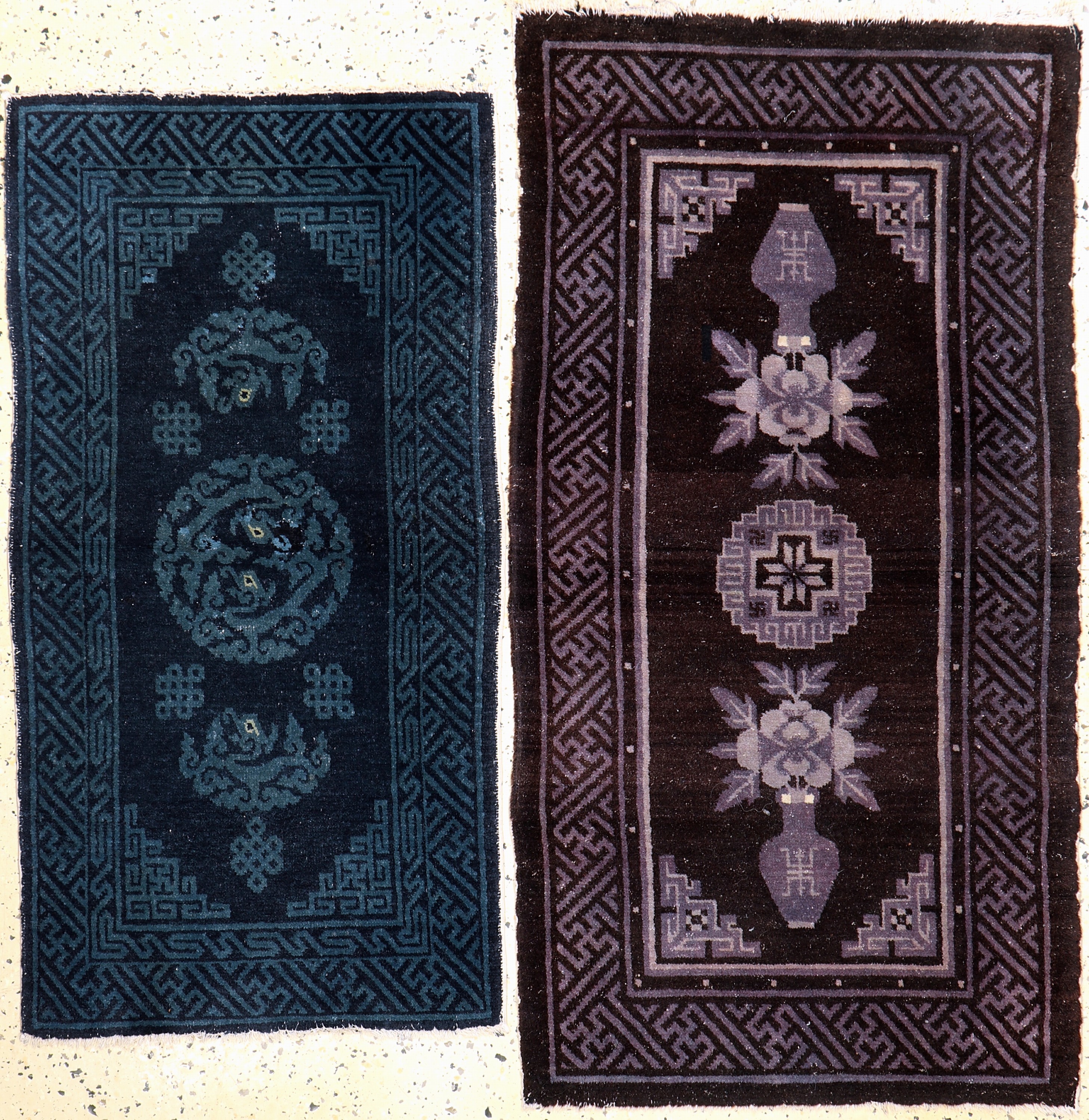 Ein Paar paar Pao Tow antik, China, um 1900, Wolle auf Baumwolle, ca. 133 x 70 cm, EHZ: 3