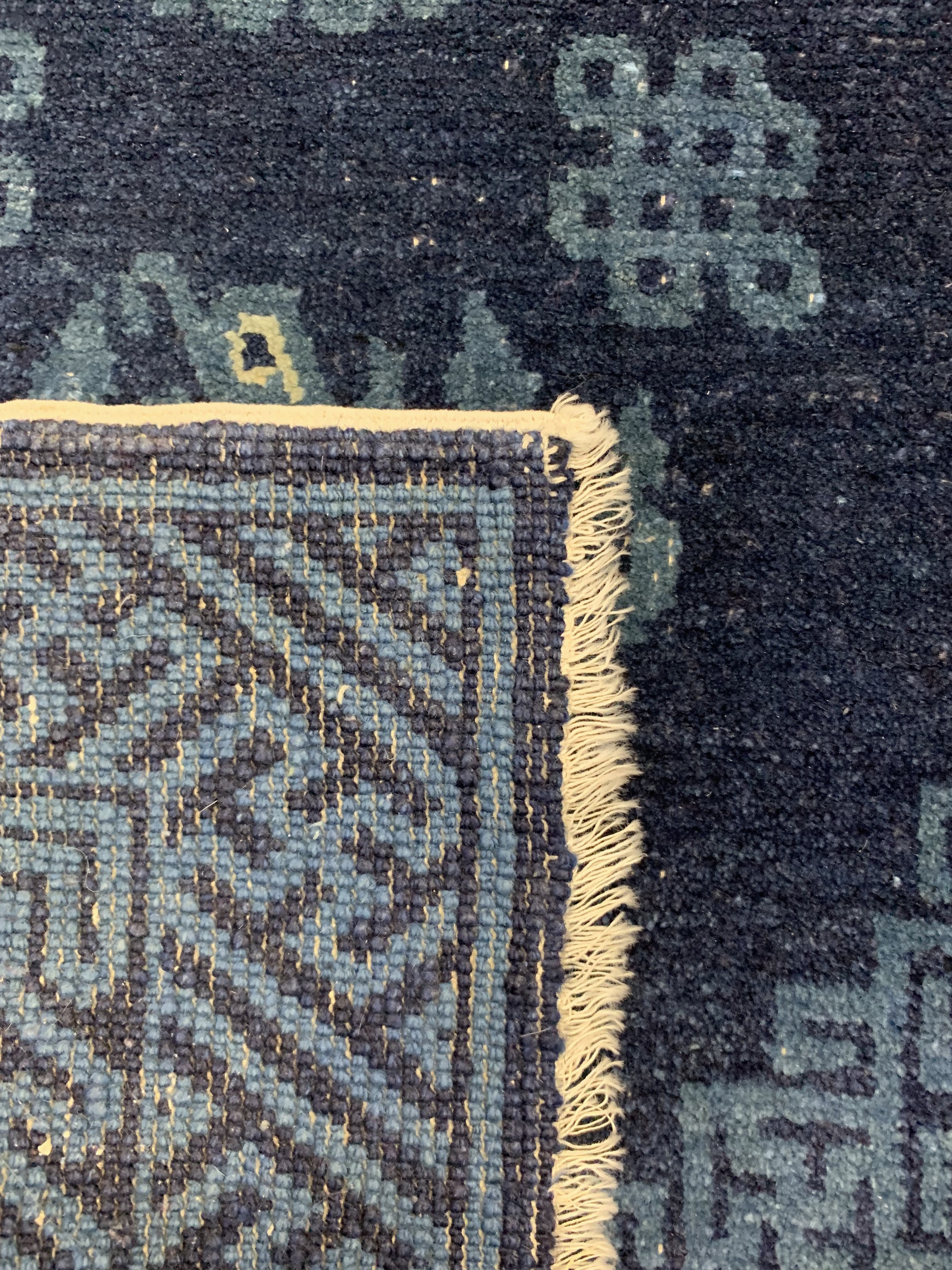 Detail e: Ein Paar paar Pao Tow antik, China, um 1900, Wolle auf Baumwolle, ca. 133 x 70 cm, EHZ: 3