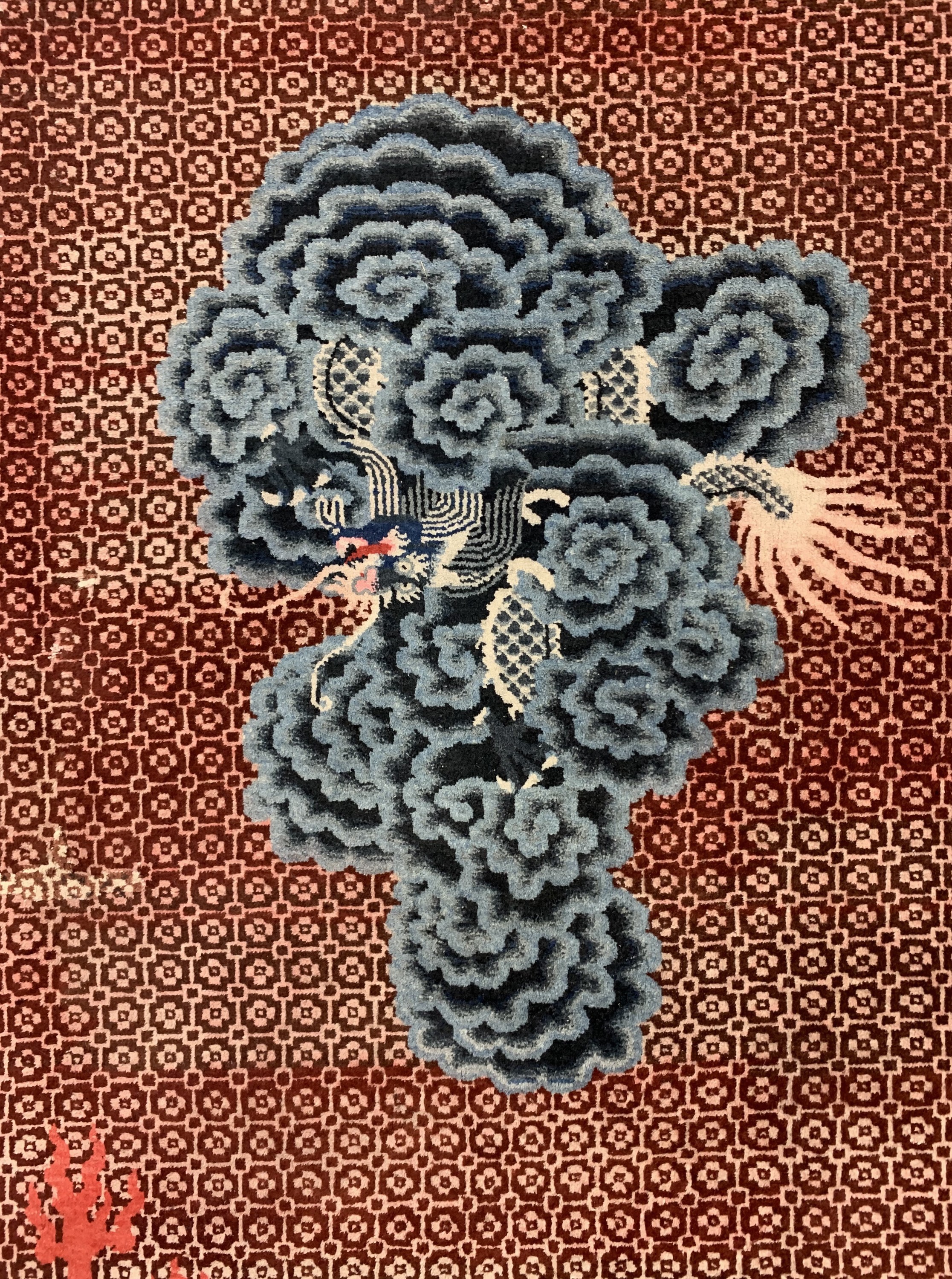 Detail b: Peking"Drachen-Teppich"antik, China, Anfang20.Jhd, Wolle auf Baumwolle, ca. 365 x 282 cm,EHZ: 2(kleine Restaurierungen).