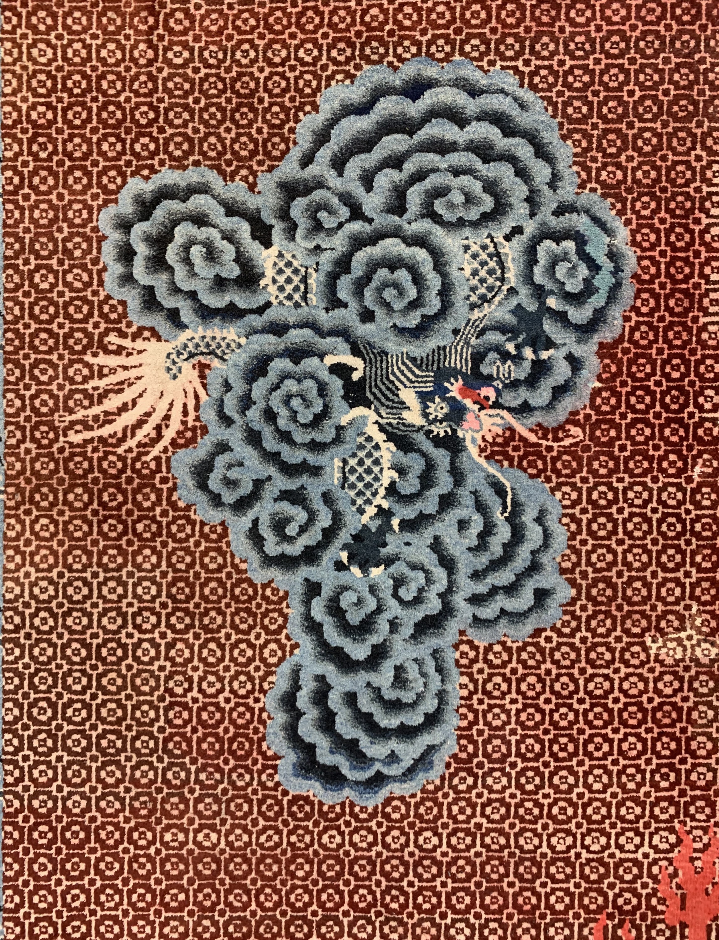 Detail c: Peking"Drachen-Teppich"antik, China, Anfang20.Jhd, Wolle auf Baumwolle, ca. 365 x 282 cm,EHZ: 2(kleine Restaurierungen).