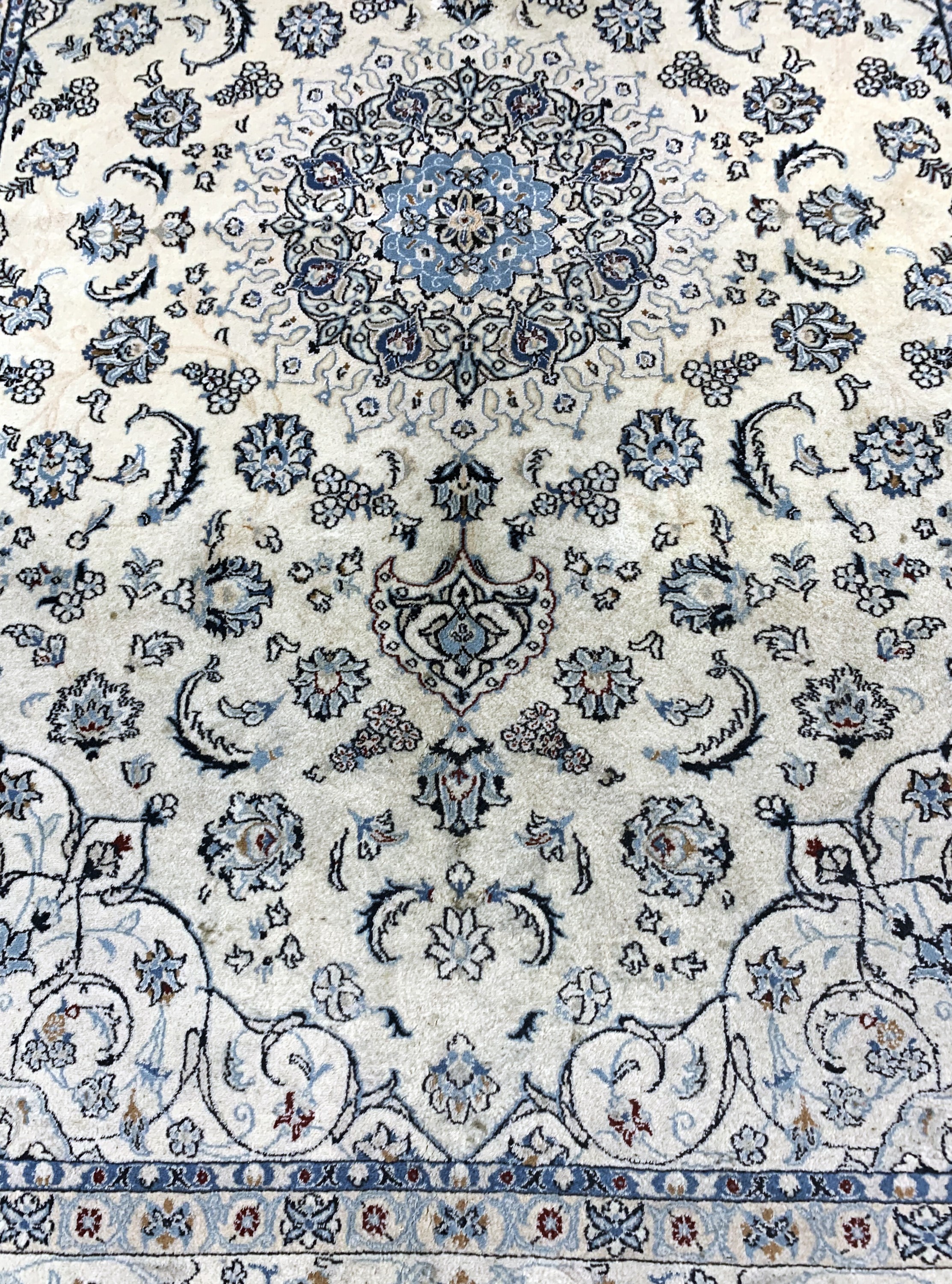 Detail c: Nain fein(9 La), Persien, Ende 20.Jhd, Korkwolle mit Seide, ca. 237 x 167 cm, EHZ: 2(Reinigungsbedürftig)