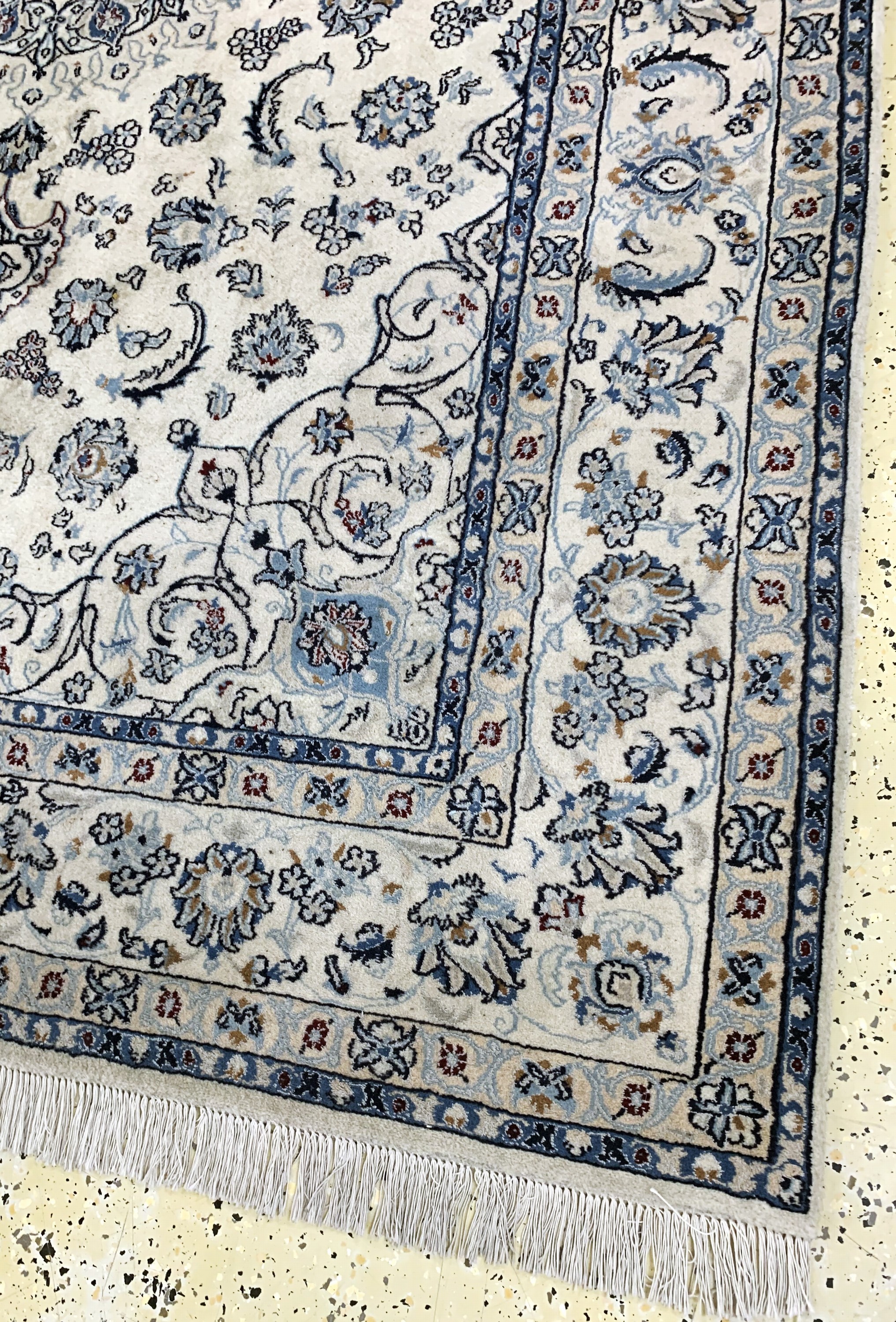 Detail d: Nain fein(9 La), Persien, Ende 20.Jhd, Korkwolle mit Seide, ca. 237 x 167 cm, EHZ: 2(Reinigungsbedürftig)