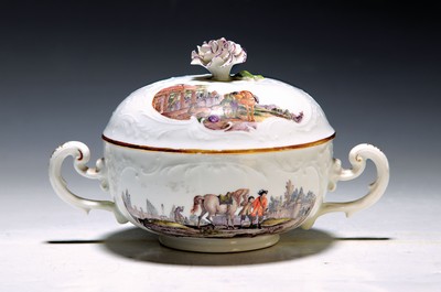 Image 26768017 - Small lidded tureen without presentoir, Meissen, Christian Friedrich Kühnel, around 1750, porcelain, fine painting with romantic landscapes and figure staffage, lidded flower,height 11 cm, restored, Bottom mark barely visible