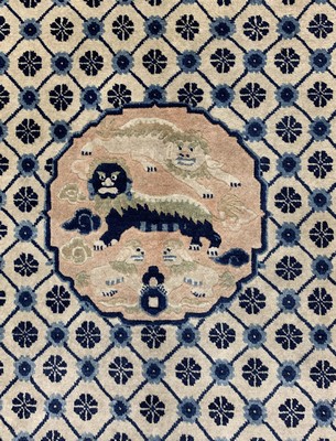 26768094b - Peking"Fo-Hund" old, China, Anfang 20.Jhd, Wolle auf Baumwolle, approx. 200 x 130 cm, condition: 2. Rugs, Carpets & Flatweaves