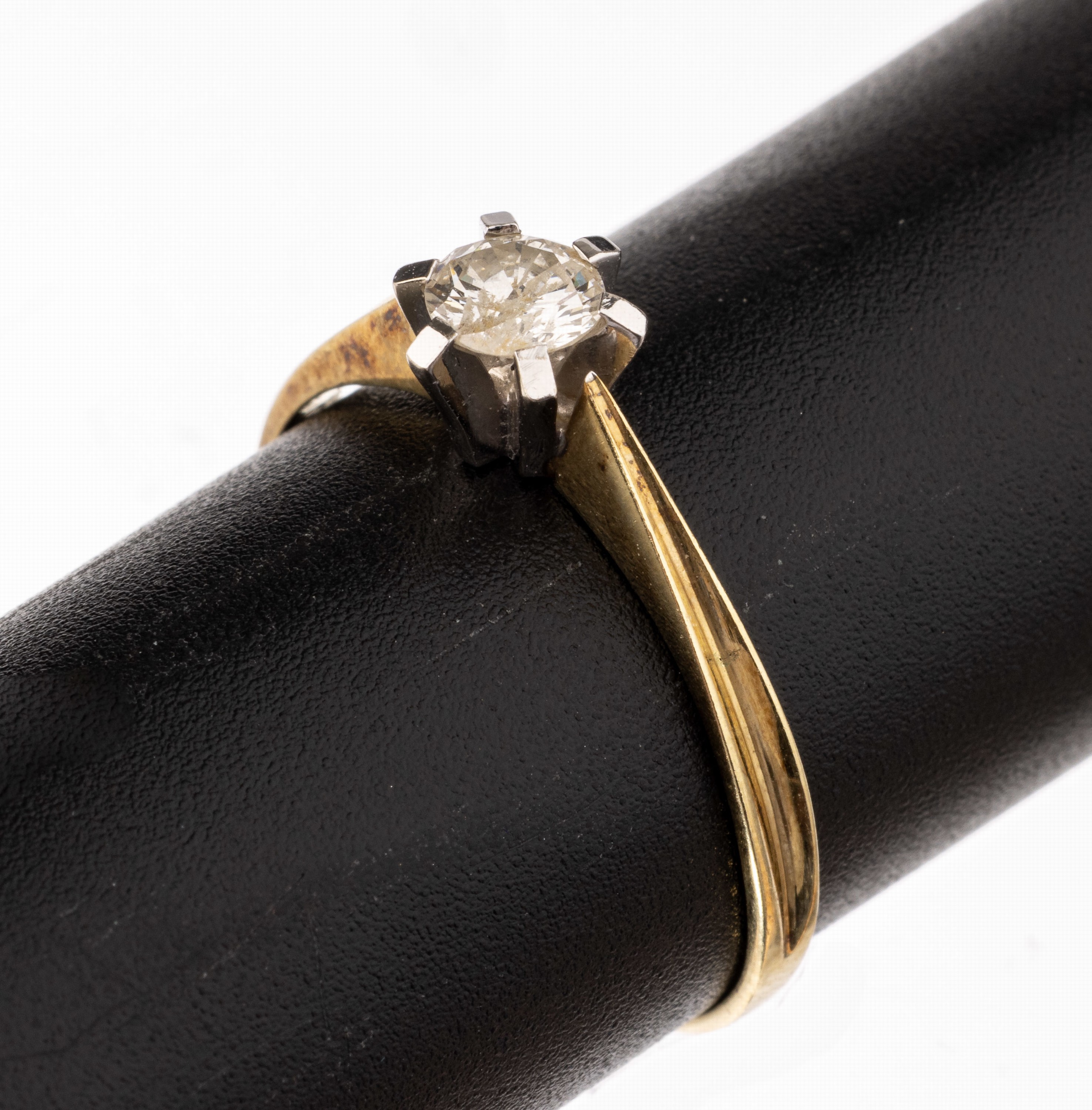 14 kt Gold Brillant-Ring, GG/WG 585/000, inWG gefasster Brillant ca. 0.35 ct Weiß/p, RW 61, ca. 2.1 g