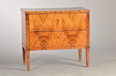 Image 26768288 - Small Biedermeier chest of drawers, around 1830, walnut veneer, 2 drawers, on pointed legs, approx. 74x81x44 cm, condition 2