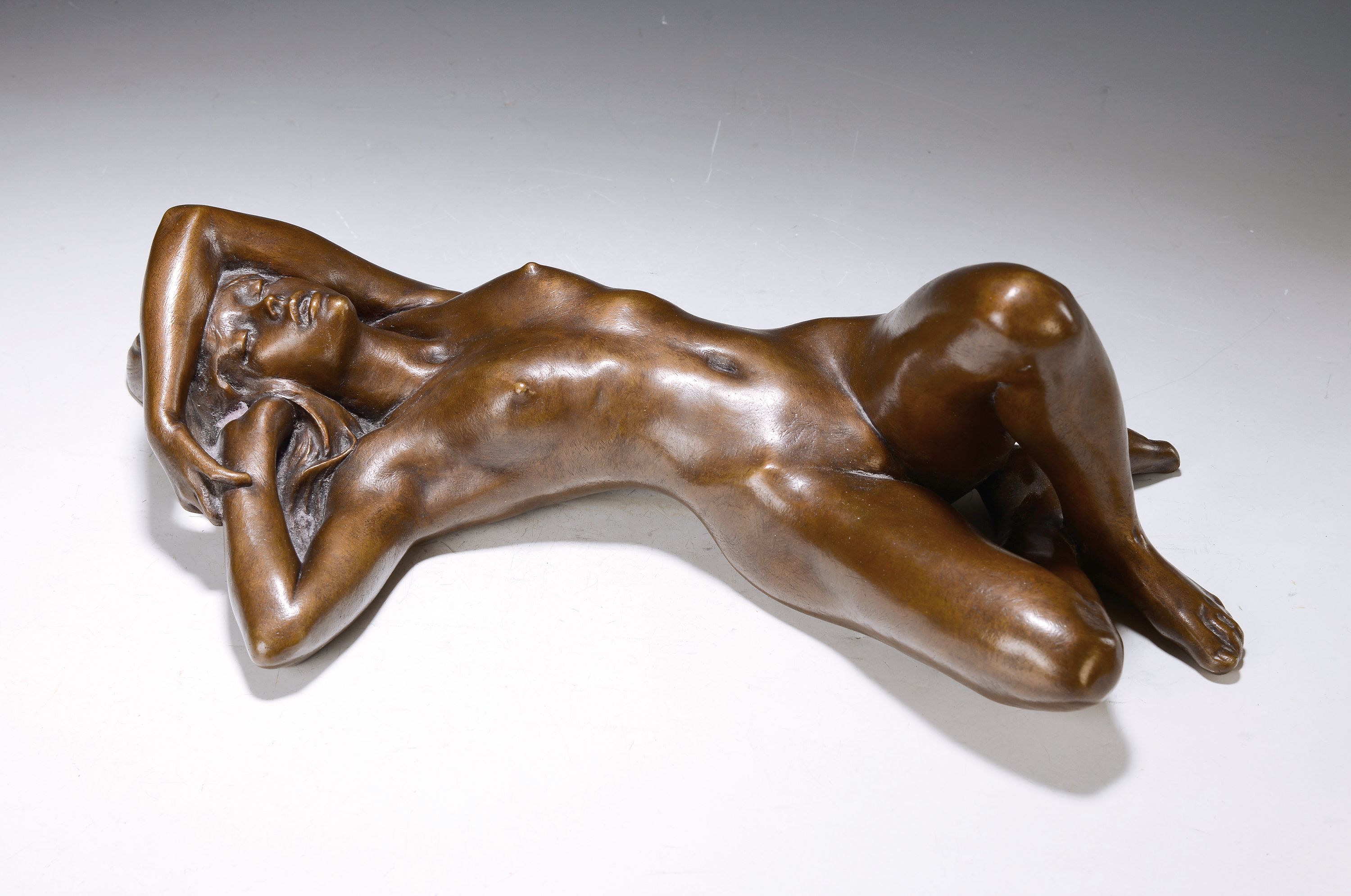 Jacques Le Nantec, geb. 1940, Aurore, Bronzeskulptur, signiert, dat. 90, num. 66/99, ca. 17x48x23cm
