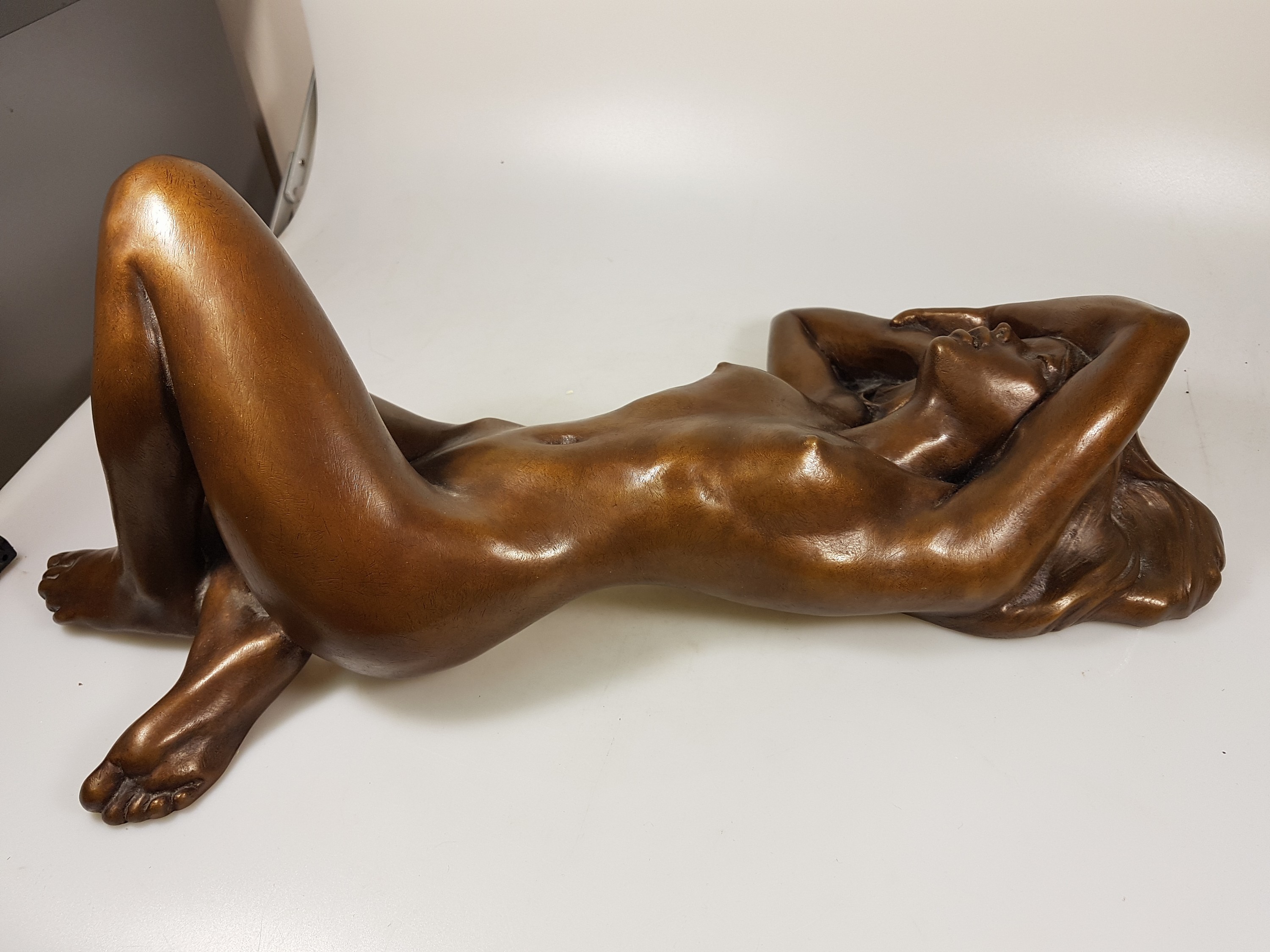 Detail d: Jacques Le Nantec, geb. 1940, Aurore, Bronzeskulptur, signiert, dat. 90, num. 66/99, ca. 17x48x23cm