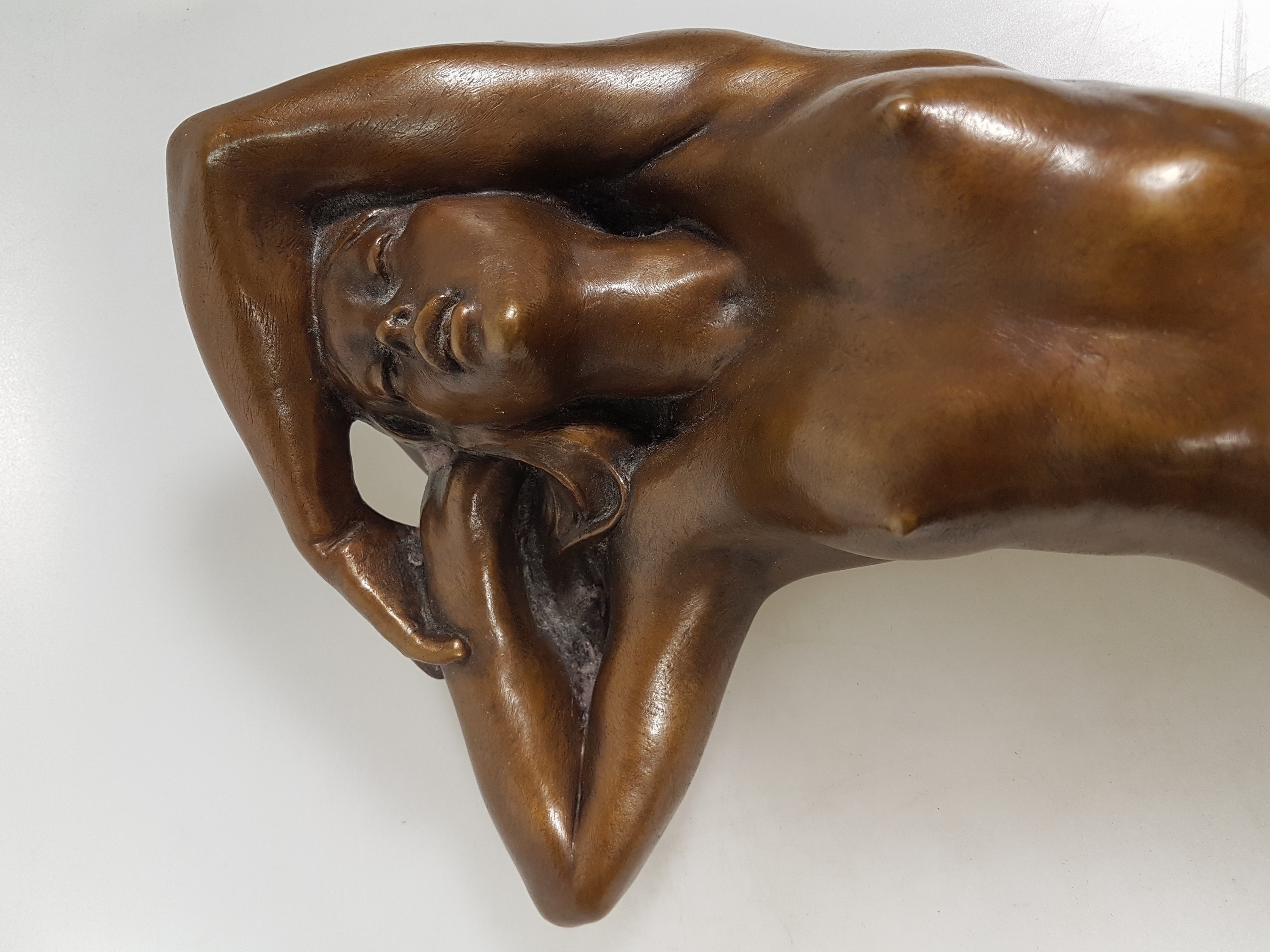 Detail f: Jacques Le Nantec, geb. 1940, Aurore, Bronzeskulptur, signiert, dat. 90, num. 66/99, ca. 17x48x23cm