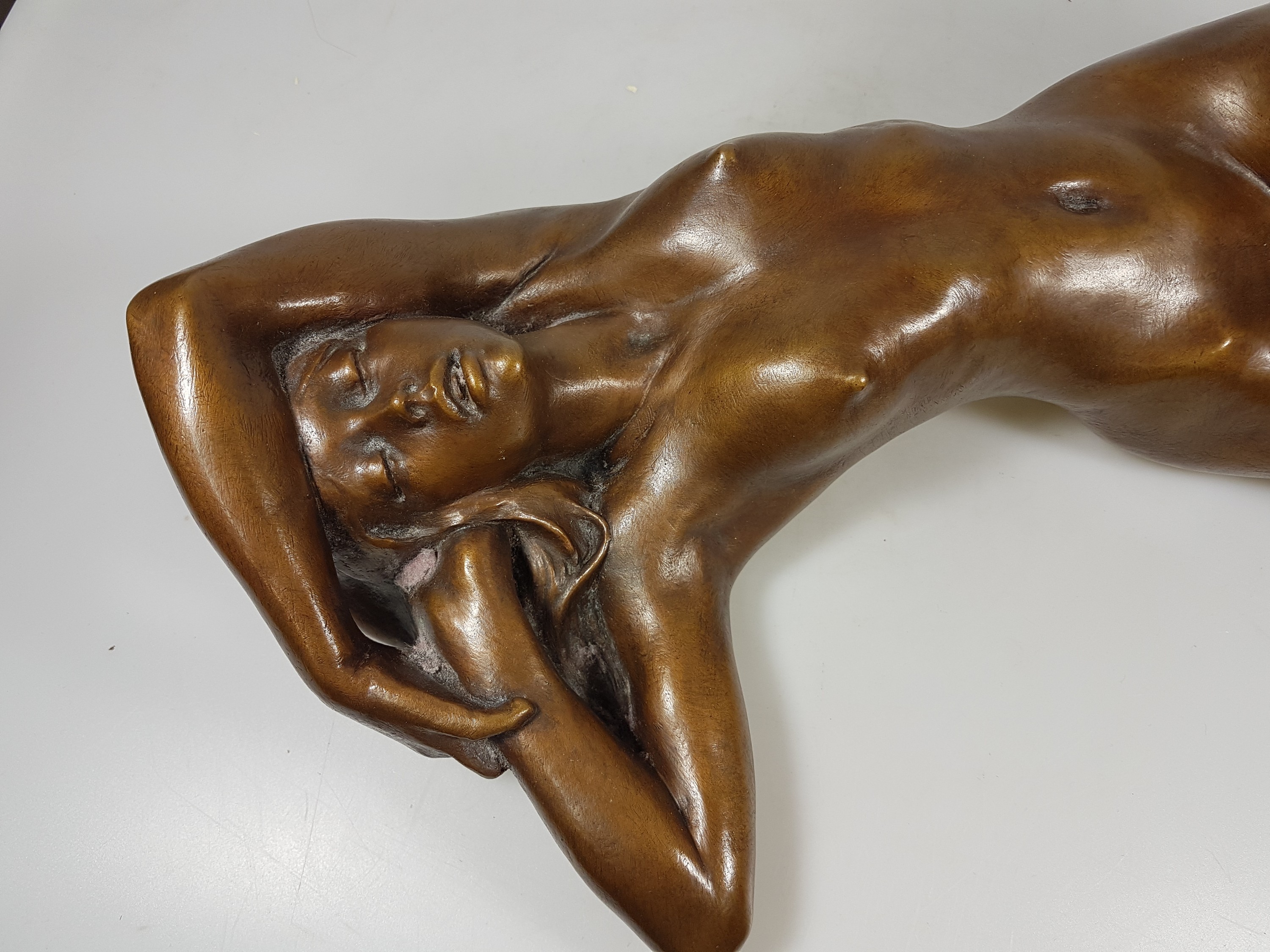 Detail j: Jacques Le Nantec, geb. 1940, Aurore, Bronzeskulptur, signiert, dat. 90, num. 66/99, ca. 17x48x23cm