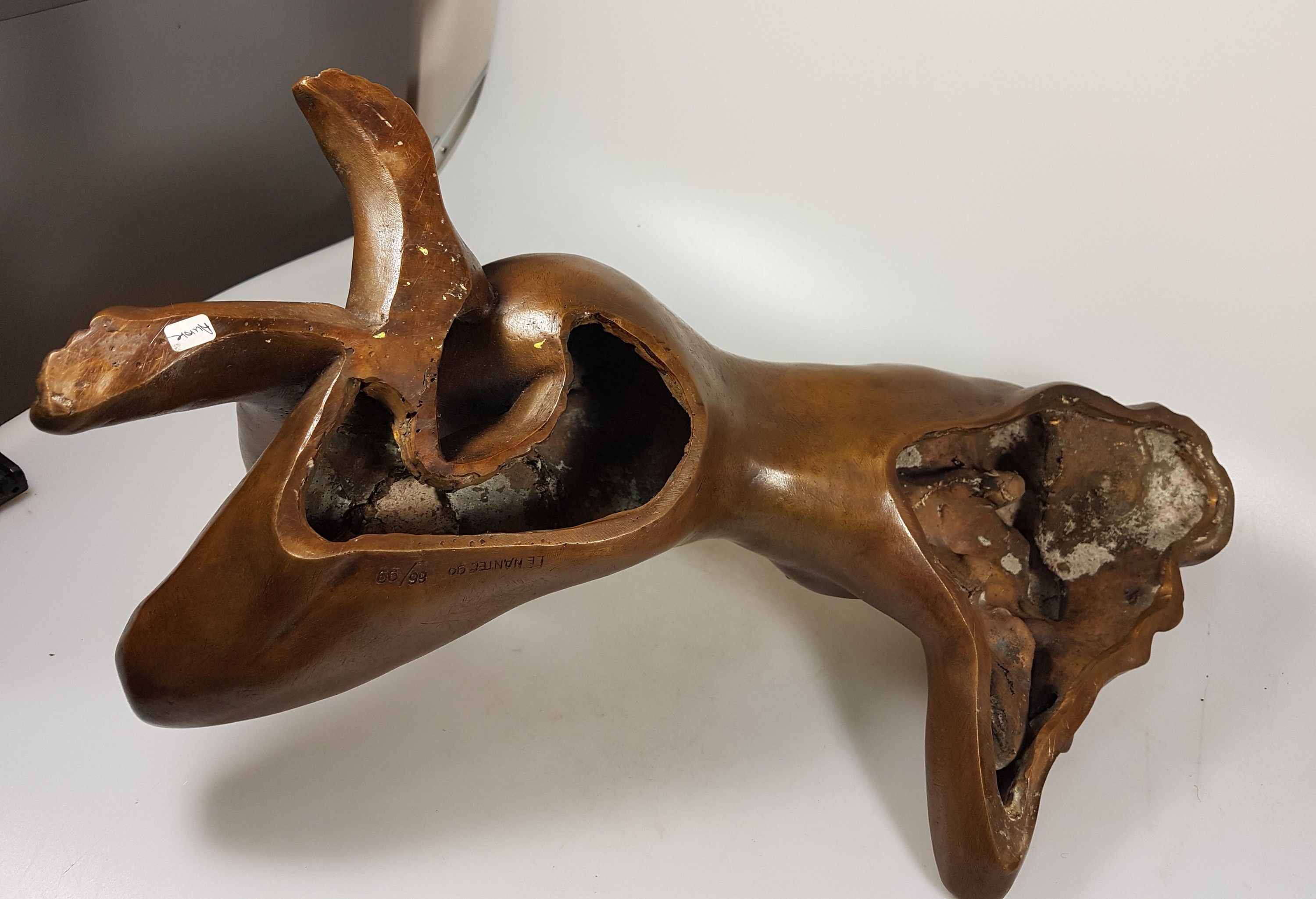 Detail l: Jacques Le Nantec, geb. 1940, Aurore, Bronzeskulptur, signiert, dat. 90, num. 66/99, ca. 17x48x23cm