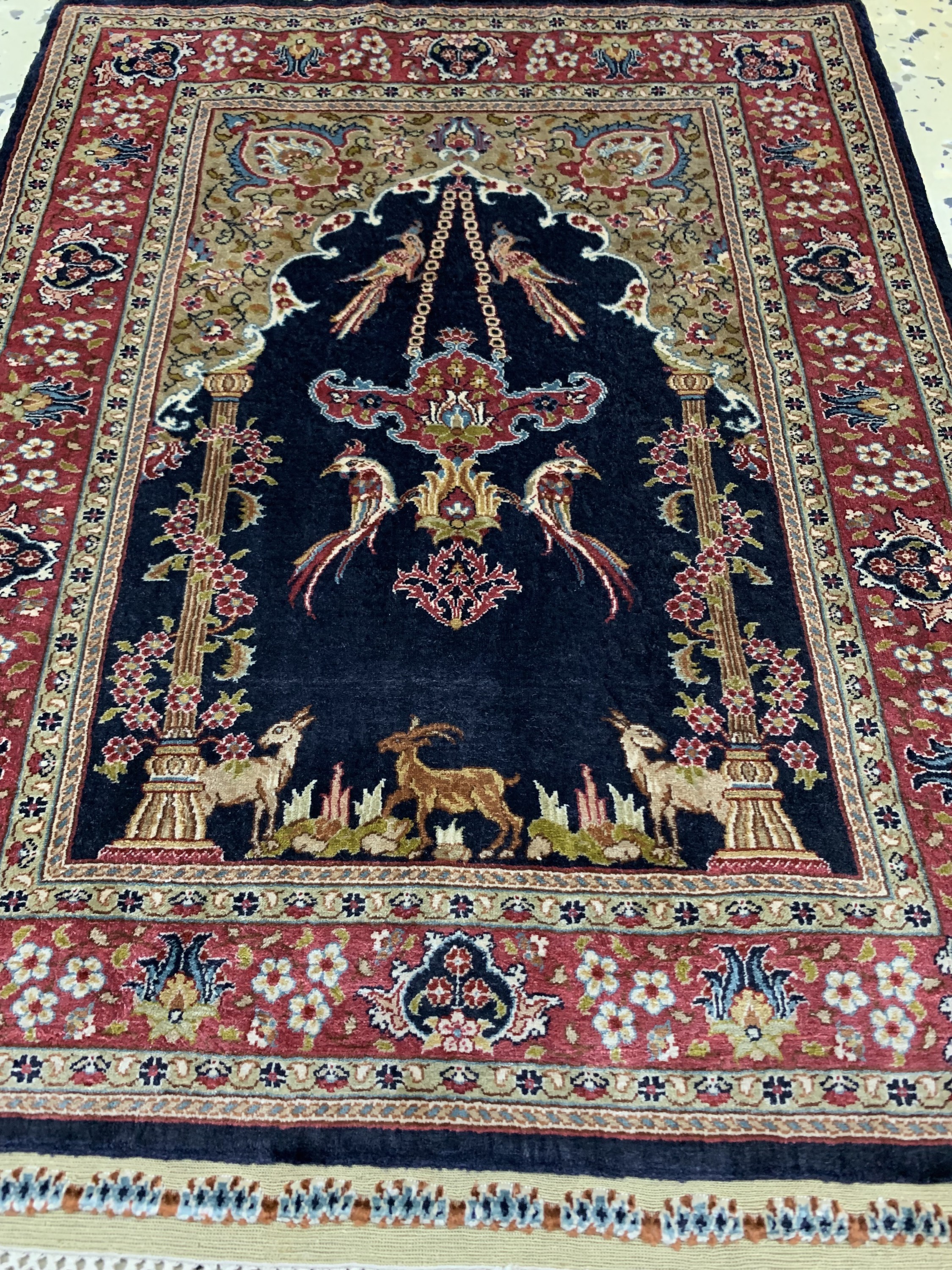 Detail c: Hereke Seide Sehr fein, Türkei, signiert"Özipek", Ende 20.Jhd, reine Naturseide, ca. 50 x 36 cm, ca. 2,0 Mio. Kn/qm, EHZ: 1