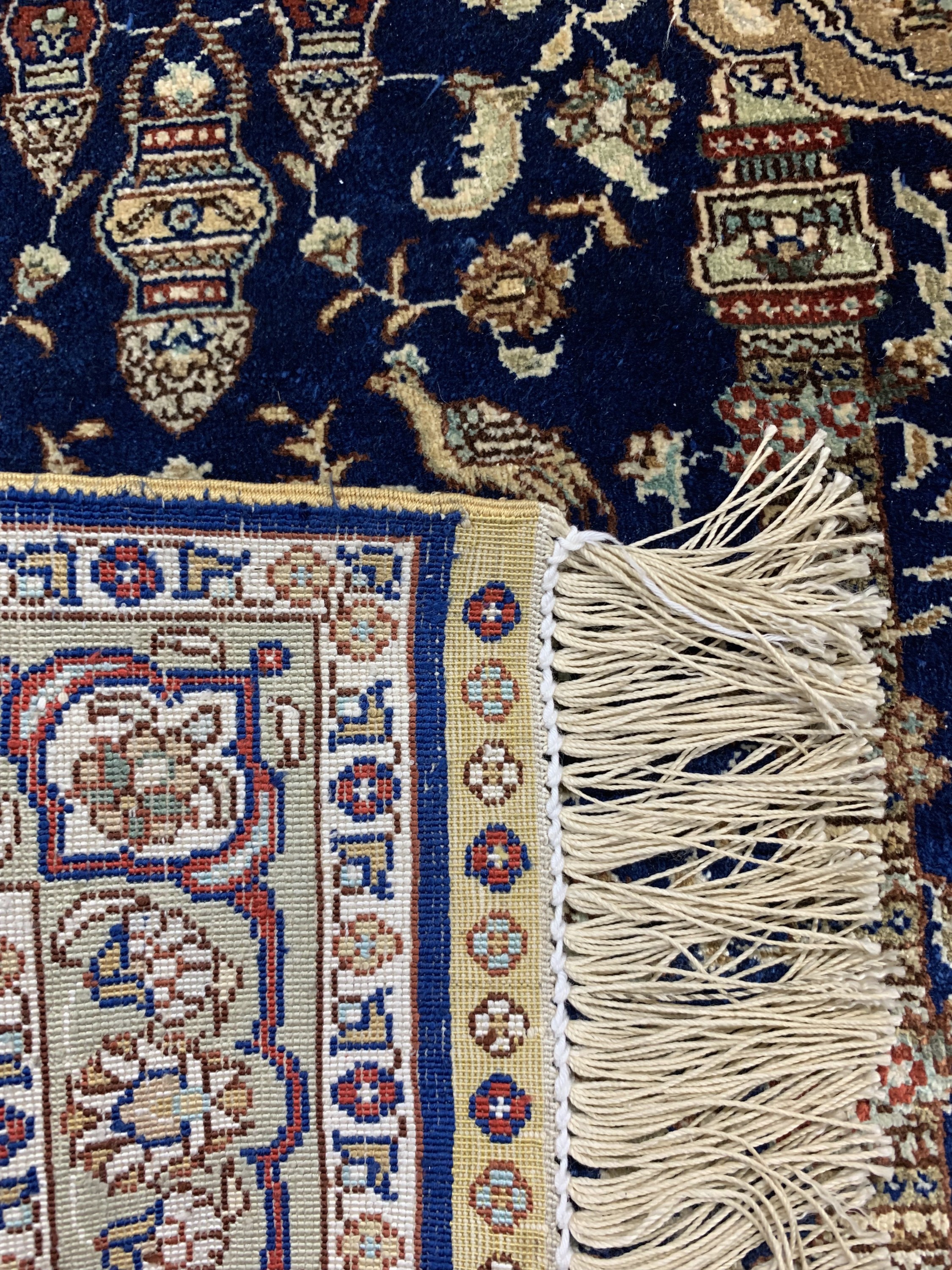 Detail c: Istanbul Seide, Türkei, Ende 20.Jhd, reine Naturseide, ca. 63 x 47 cm, EHZ: 1
