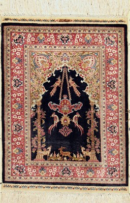 Image 26768748 - Hereke silk very fine, Turkey, signed#"Özipek #", end of 20th century, pure natural silk, approx. 50 x 36 cm, approx. 2.0 million kn/sm,condition: 1. Rugs, Carpets & Flatweaves