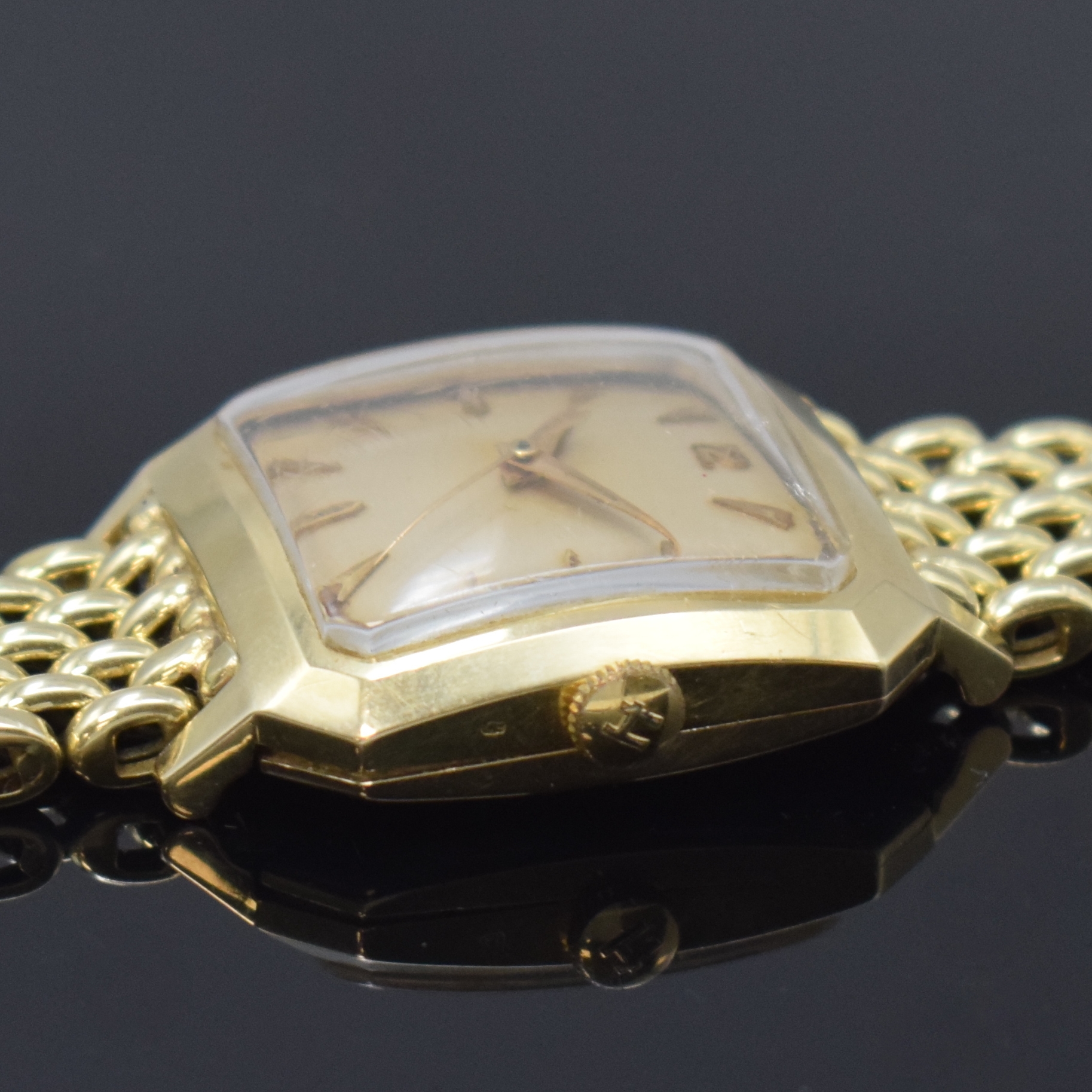 Detail d: ZENTRA schwere Herrenarmbanduhr in GG 585/000, Automatik, System von Felsa BIDYNATOR, Kal. 690, Schweiz um 1955, Boden aufgedr., silb. Zifferbl. m. ...